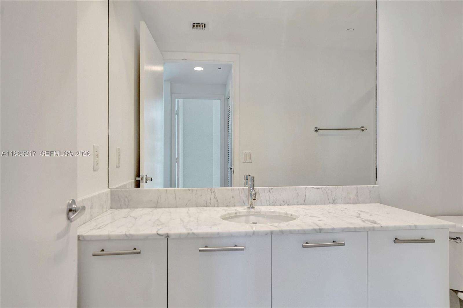 The Plaza On Brickell East at 950 Brickell Bay Dr, Miami, FL 33131 - For Sale photo 28