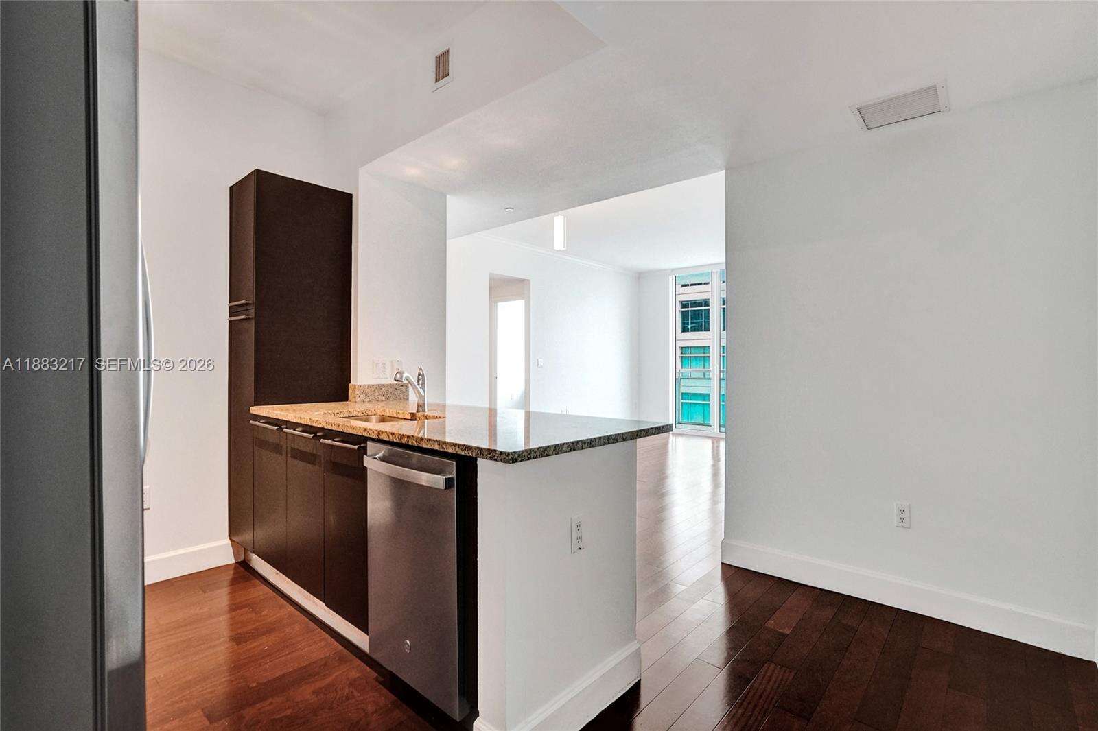 The Plaza On Brickell East at 950 Brickell Bay Dr, Miami, FL 33131 - For Sale photo 4