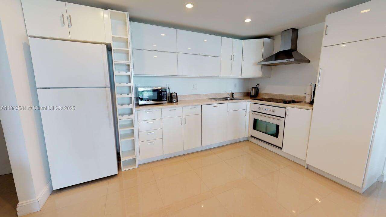 Ocean Reserve at 19370 Collins Ave, Sunny Isles Beach, FL 33160 - For Sale photo 3