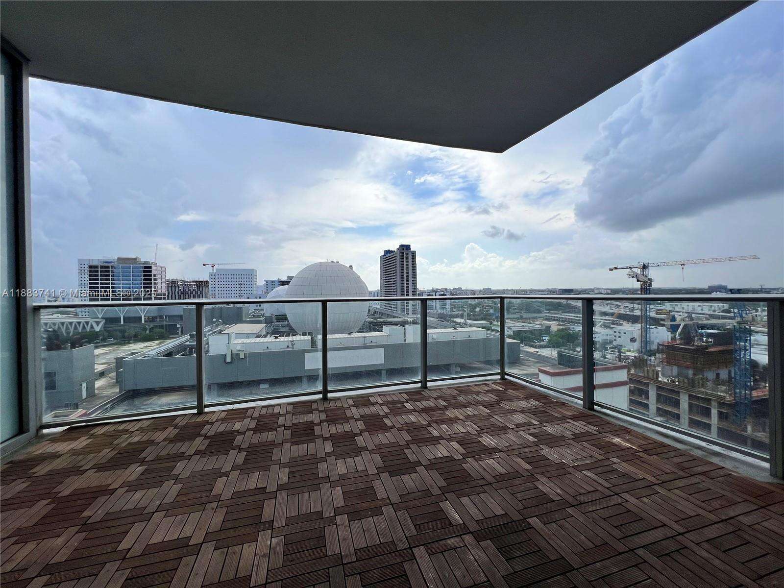 Paramount Miami Worldcenter at 851 1st Ave, Miami, FL 33132 - For Sale photo 1