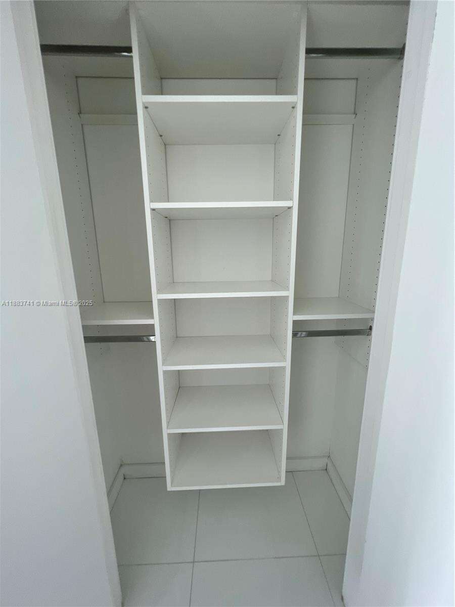 Paramount Miami Worldcenter at 851 1st Ave, Miami, FL 33132 - For Sale photo 14