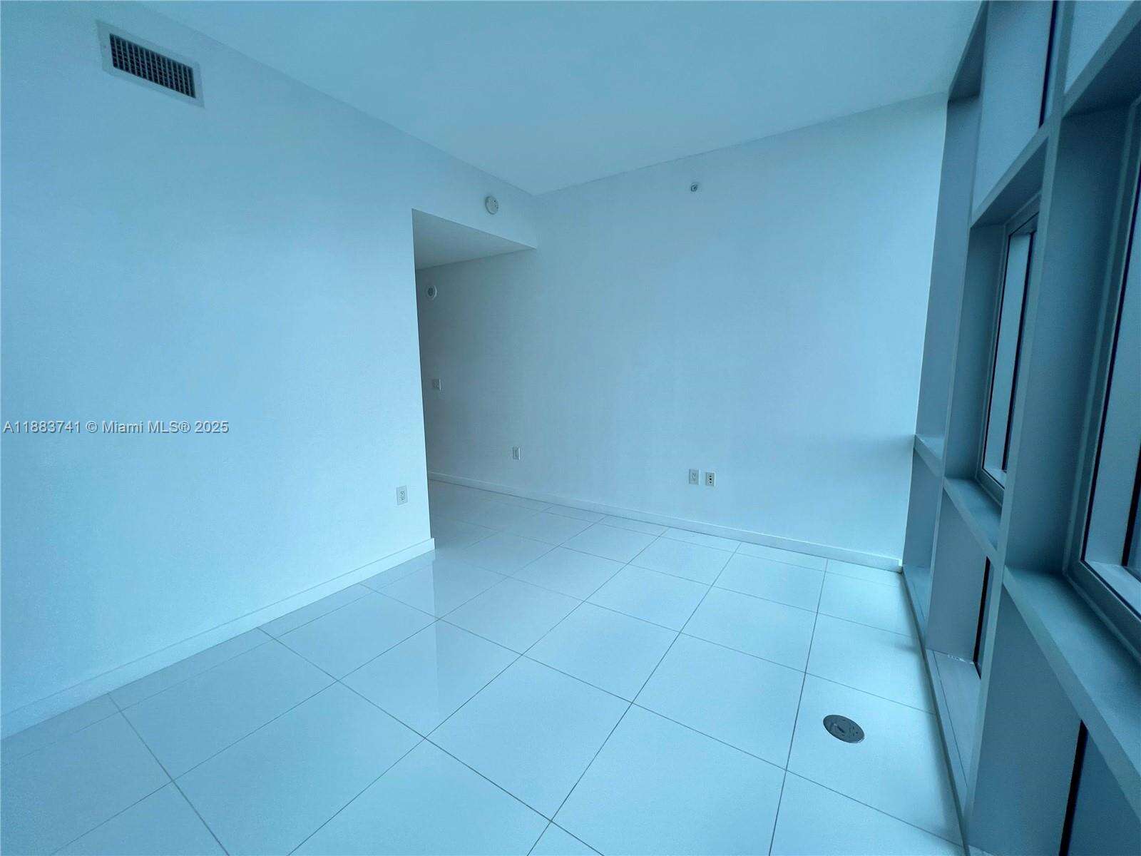 Paramount Miami Worldcenter at 851 1st Ave, Miami, FL 33132 - For Sale photo 16