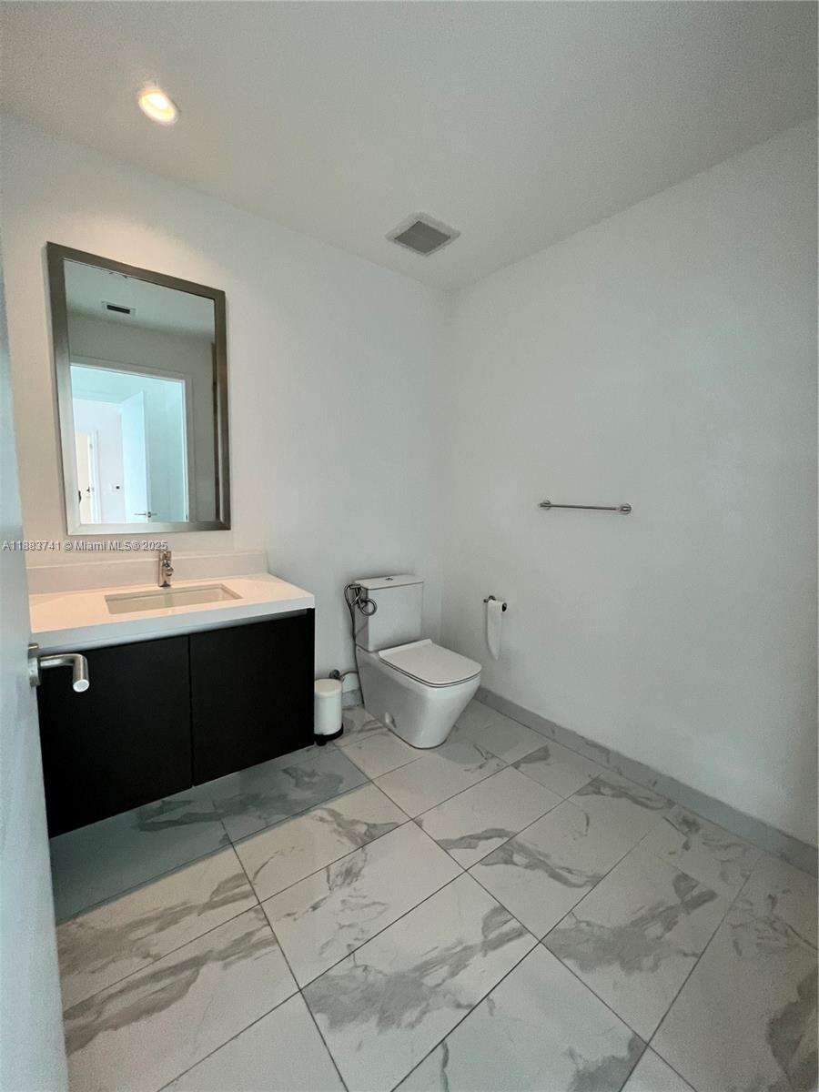 Paramount Miami Worldcenter at 851 1st Ave, Miami, FL 33132 - For Sale photo 17