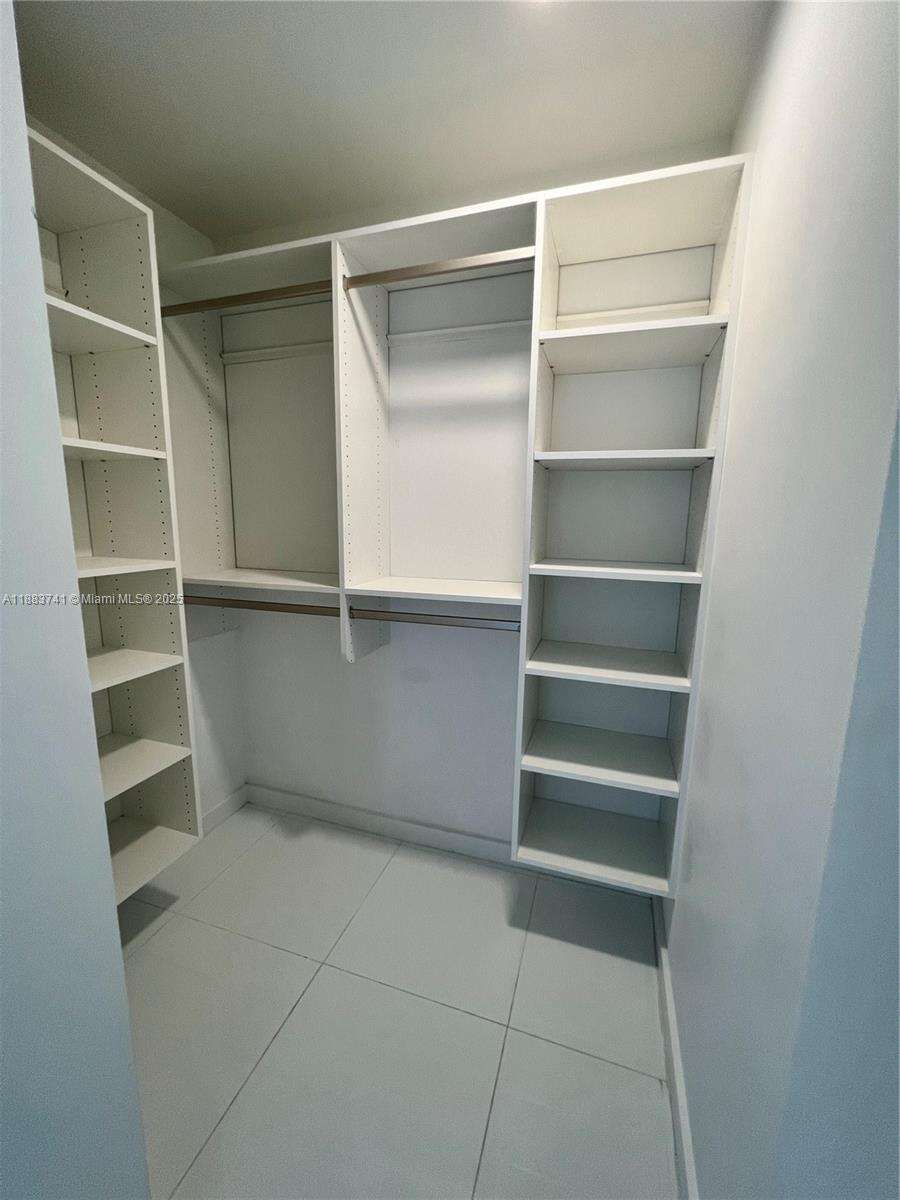 Paramount Miami Worldcenter at 851 1st Ave, Miami, FL 33132 - For Sale photo 19