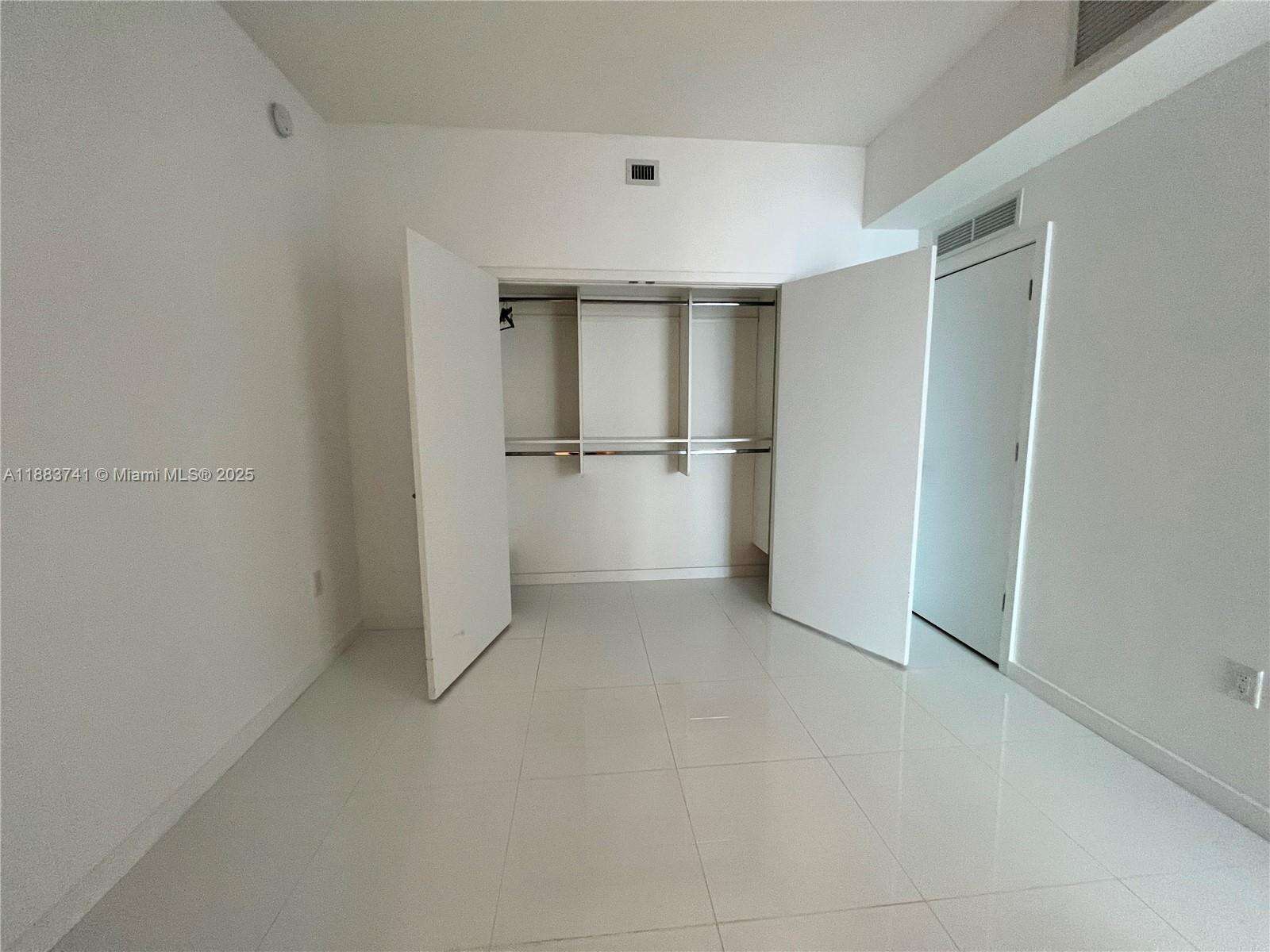 Paramount Miami Worldcenter at 851 1st Ave, Miami, FL 33132 - For Sale photo 22