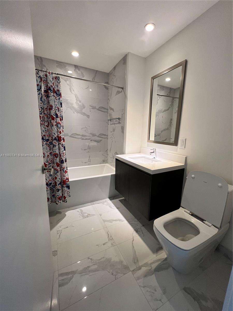 Paramount Miami Worldcenter at 851 1st Ave, Miami, FL 33132 - For Sale photo 24