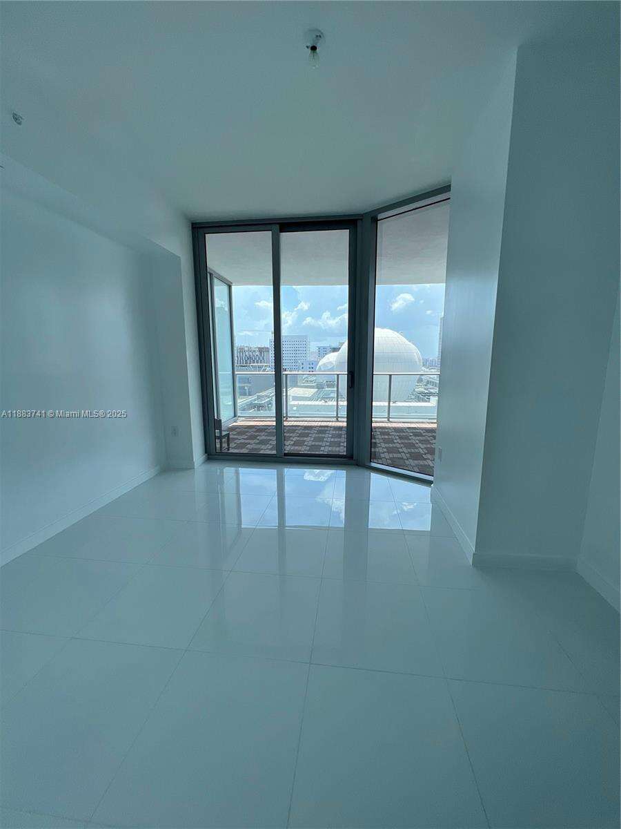 Paramount Miami Worldcenter at 851 1st Ave, Miami, FL 33132 - For Sale photo 9