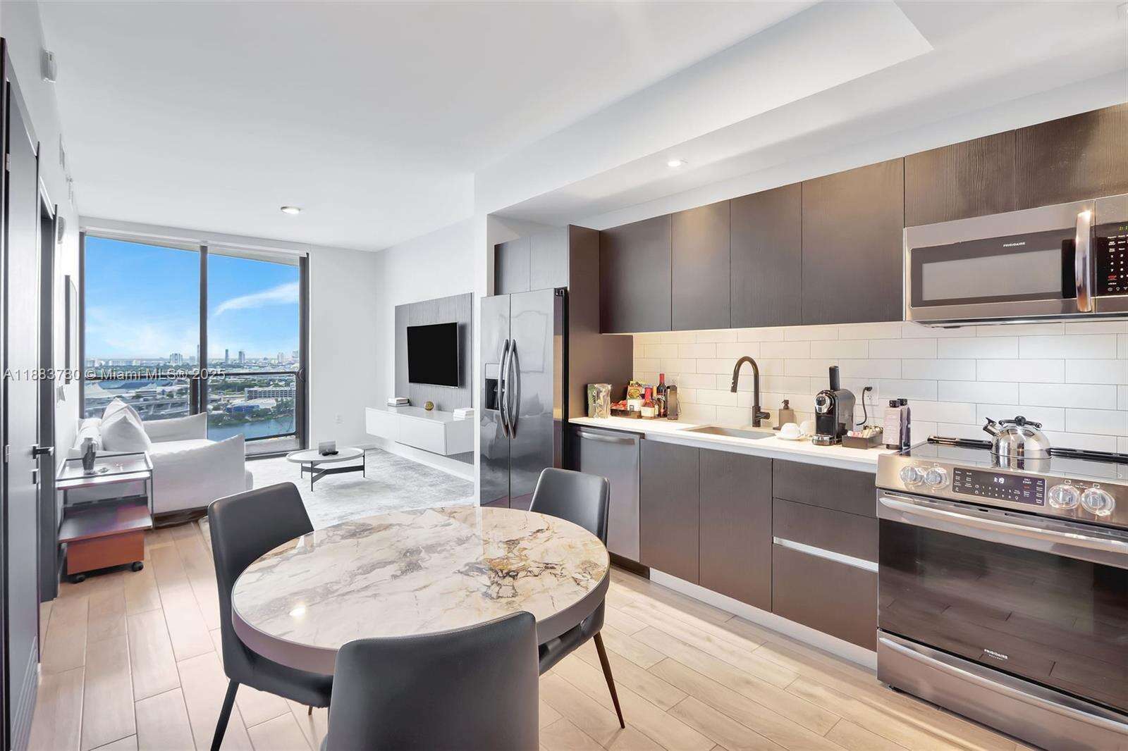 The Elser at 398 5th St, Miami, FL 33132 - For Sale photo 2