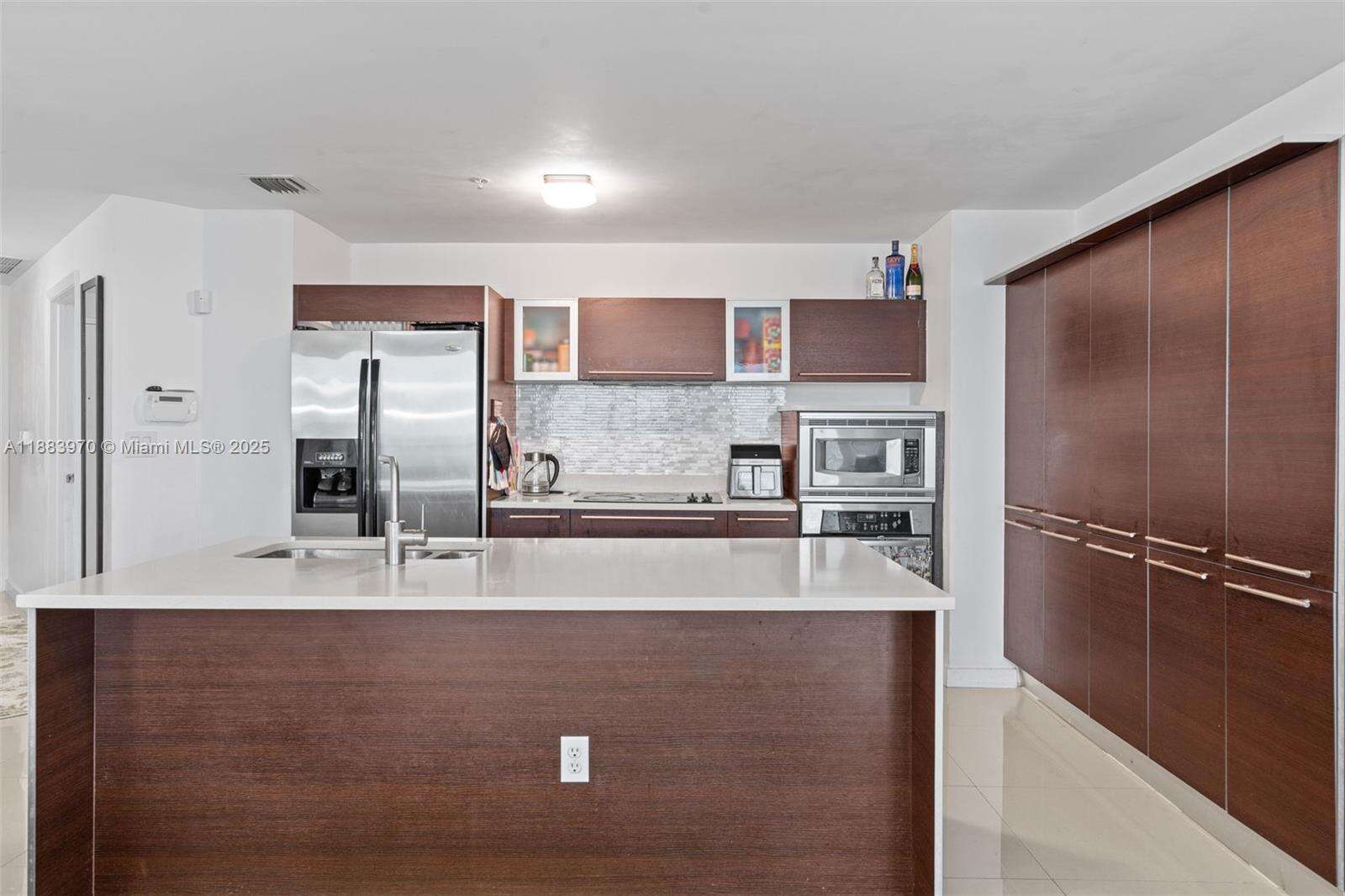 Quantum On The Bay at 1900 Bayshore Dr, Miami, FL 33132 - For Sale photo 9
