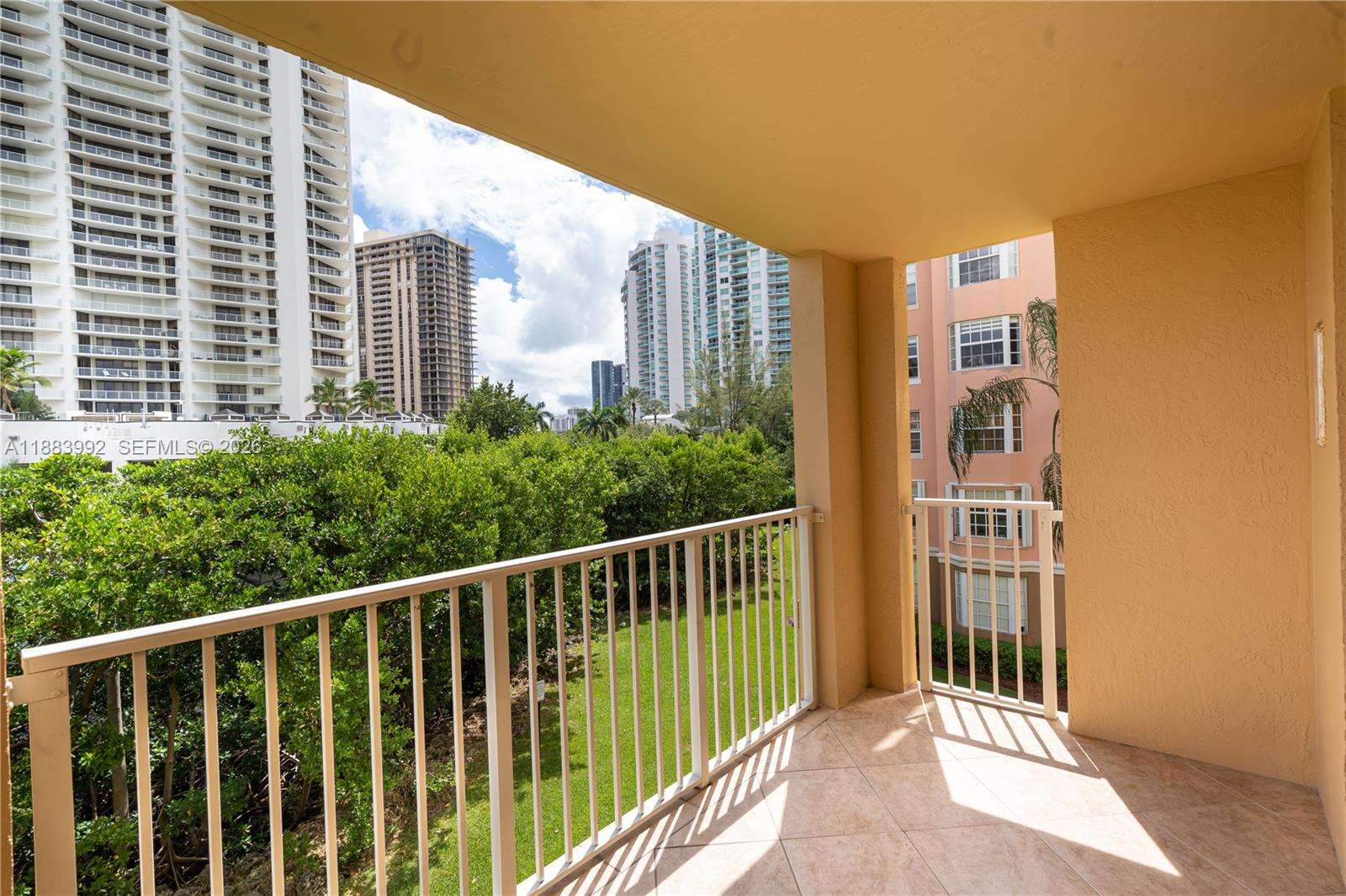 The Yacht Club At Aventura at 19601 Country Club Dr, Aventura, FL 33180 - For Sale photo 16