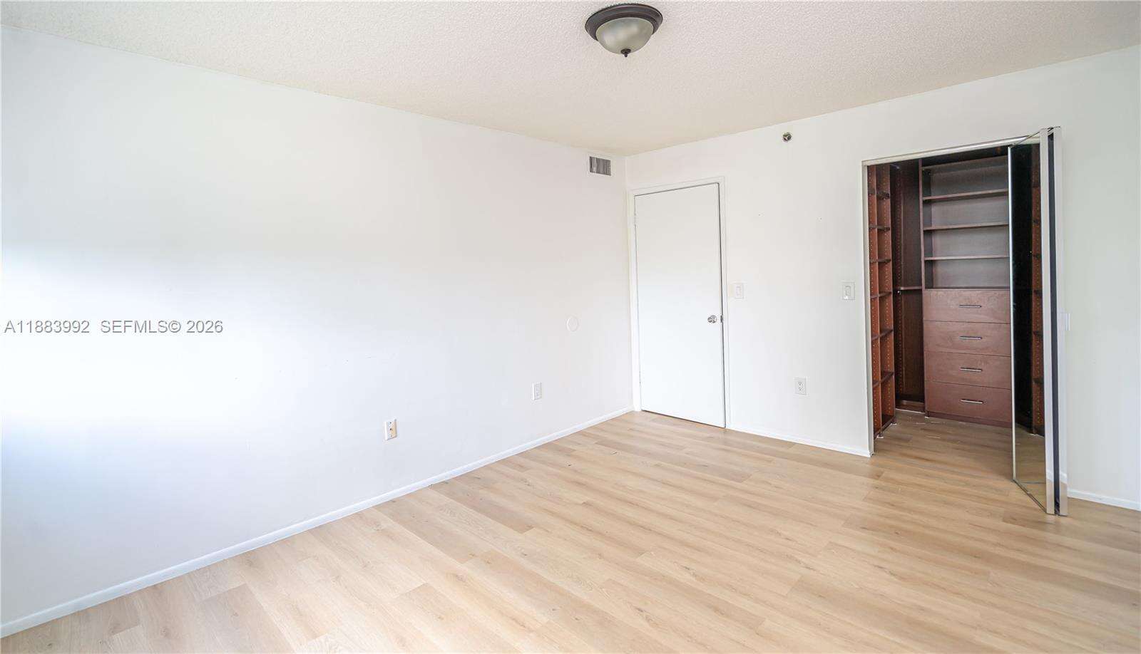 The Yacht Club At Aventura at 19601 Country Club Dr, Aventura, FL 33180 - For Sale photo 23