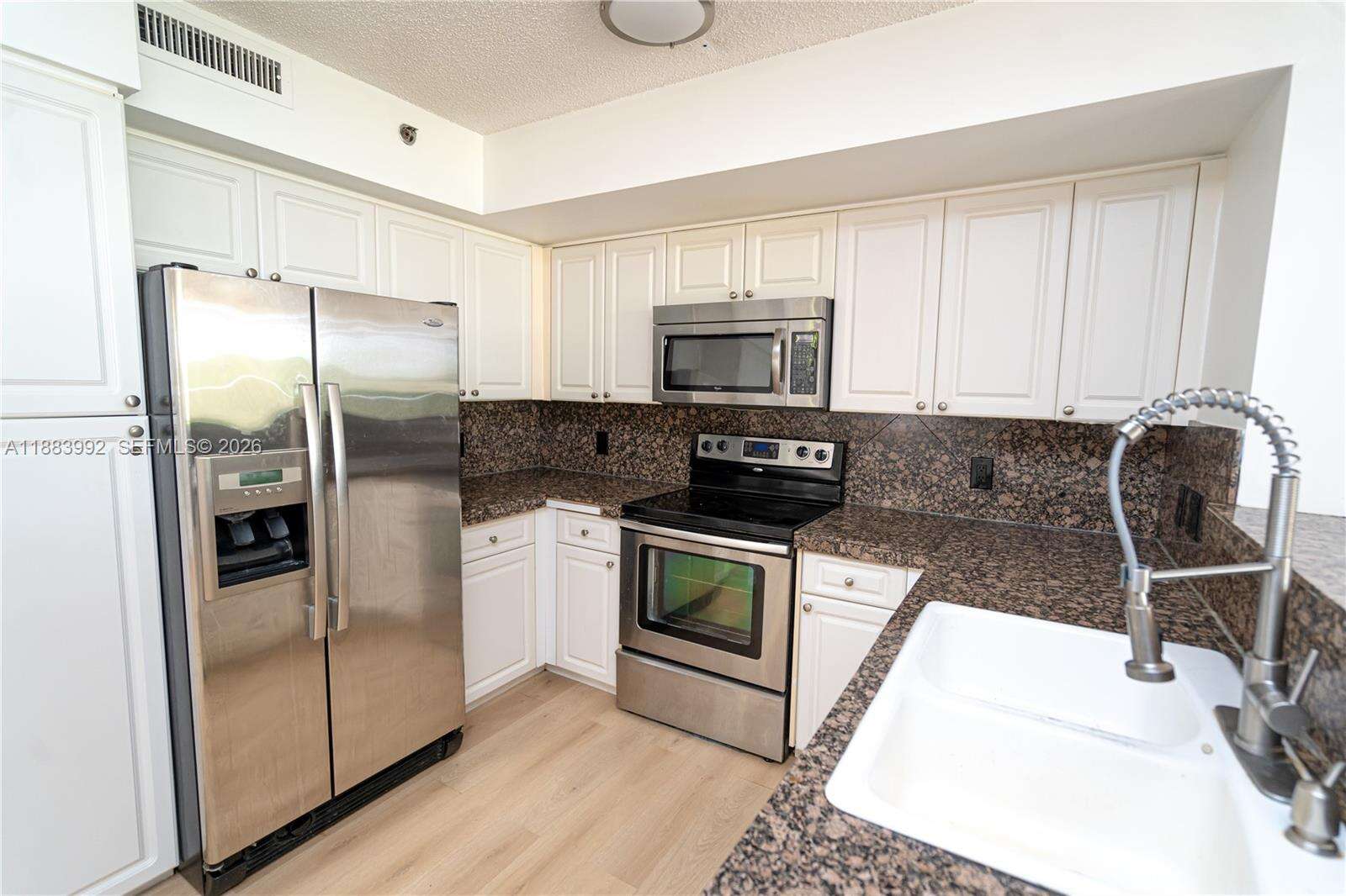 The Yacht Club At Aventura at 19601 Country Club Dr, Aventura, FL 33180 - For Sale photo 6