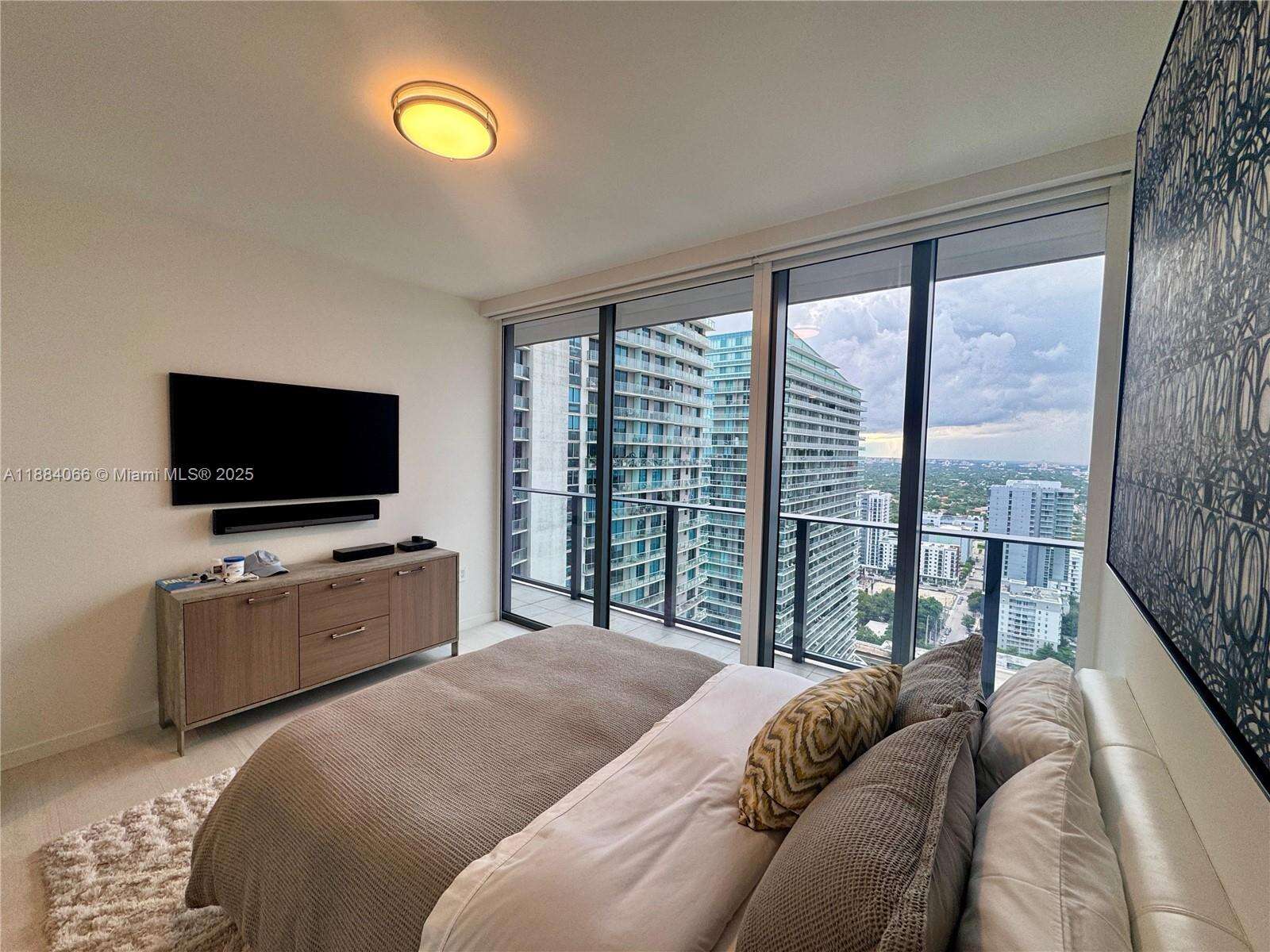 Brickell Flatiron at 1000 Brickell Plz, Miami, FL 33131 - For Sale photo 20