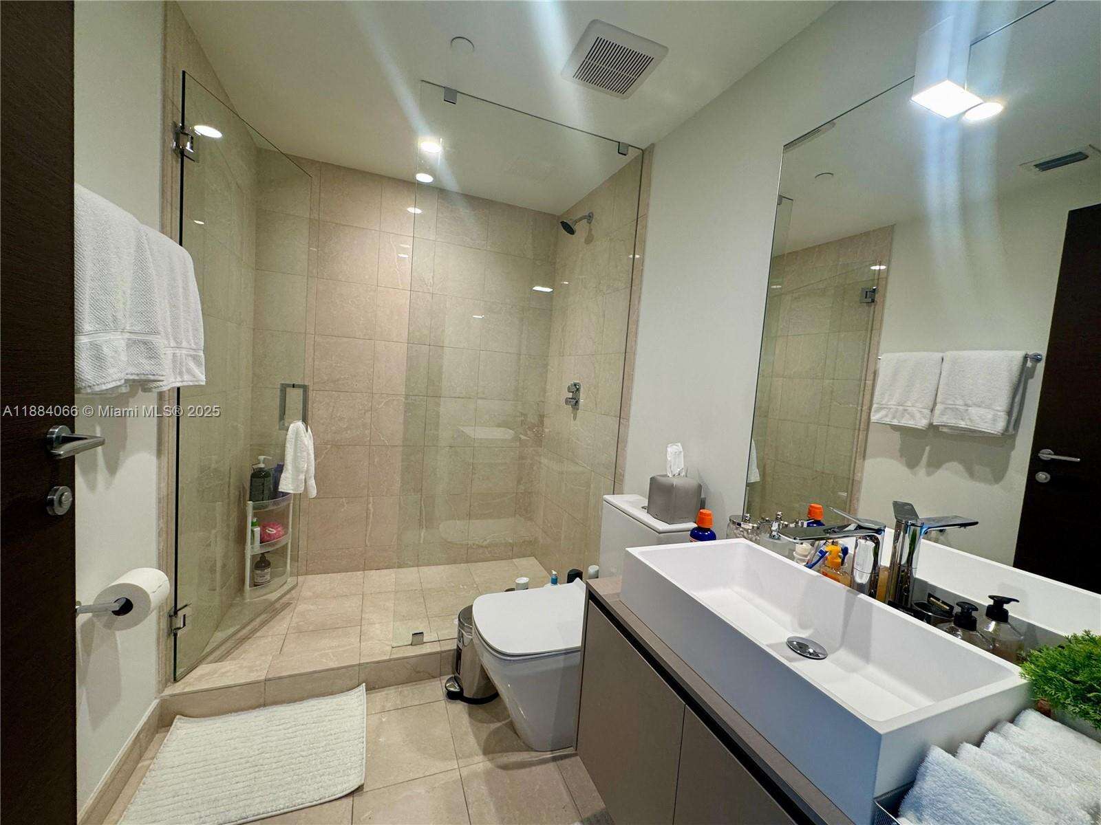 Brickell Flatiron at 1000 Brickell Plz, Miami, FL 33131 - For Sale photo 23
