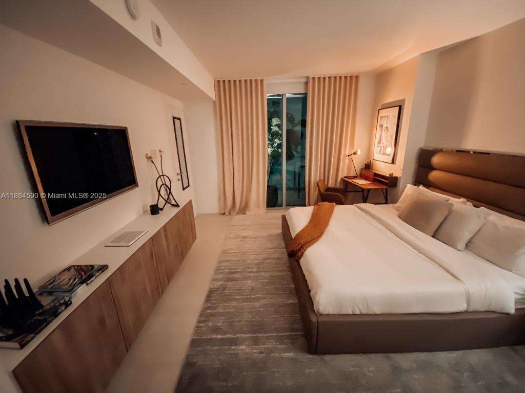 Brickell House at 1300 Brickell Bay Dr, Miami, FL 33131 - For Sale photo 13