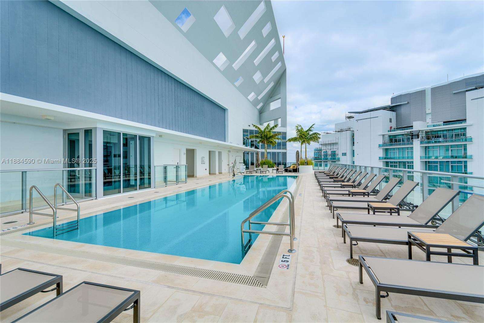 Brickell House at 1300 Brickell Bay Dr, Miami, FL 33131 - For Sale photo 14