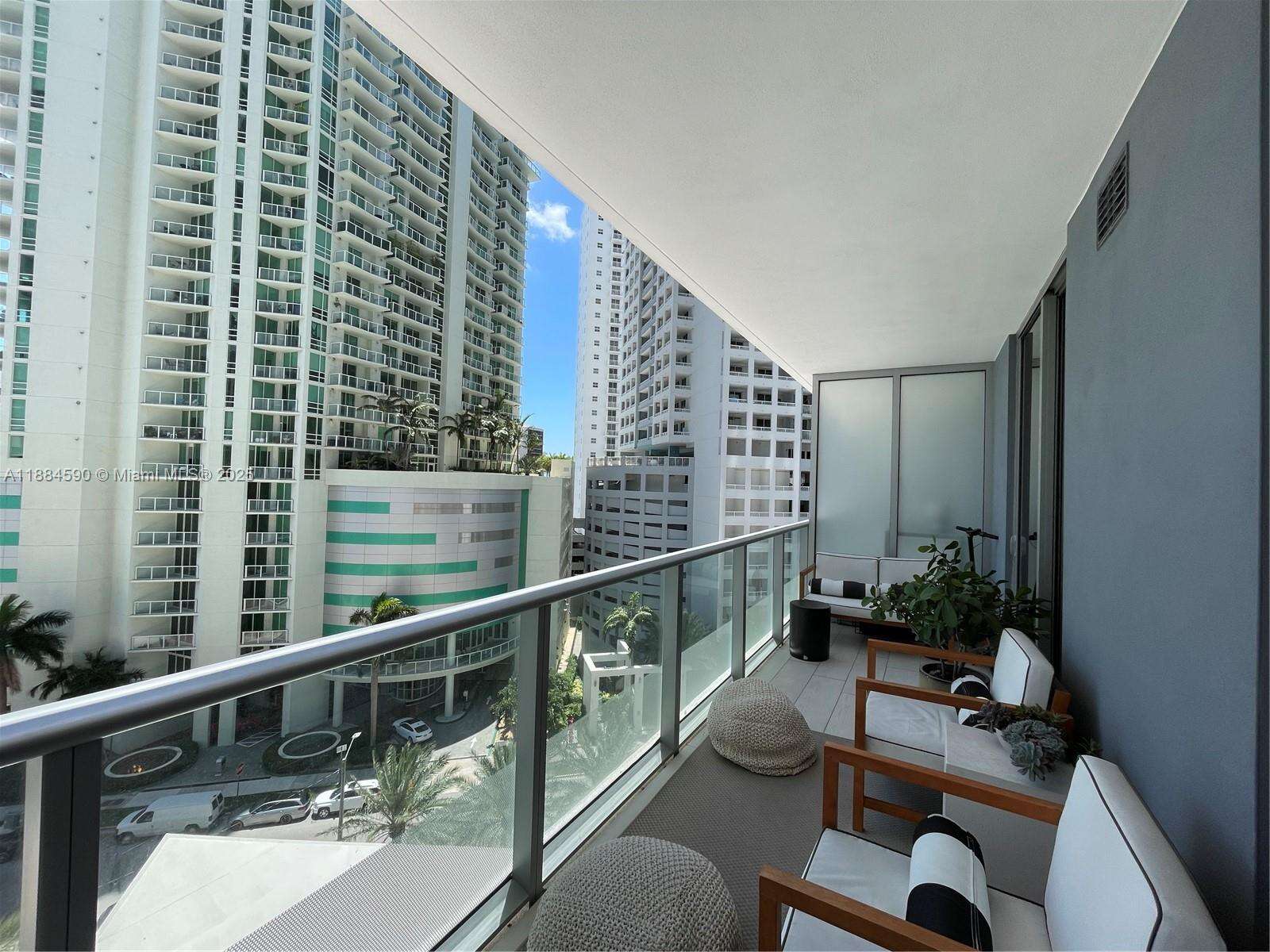 Brickell House at 1300 Brickell Bay Dr, Miami, FL 33131 - For Sale photo 4