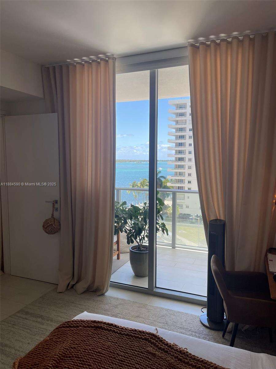 Brickell House at 1300 Brickell Bay Dr, Miami, FL 33131 - For Sale photo 9