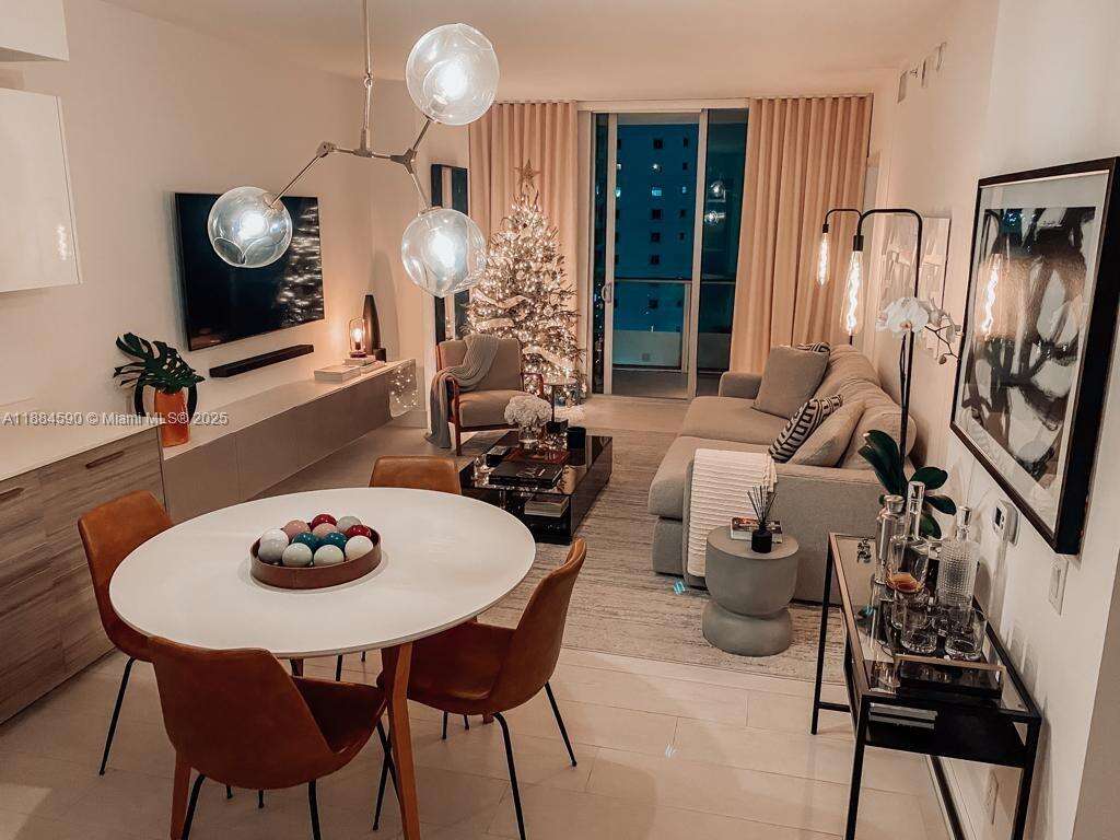 Brickell House at 1300 Brickell Bay Dr, Miami, FL 33131 - For Sale photo 10