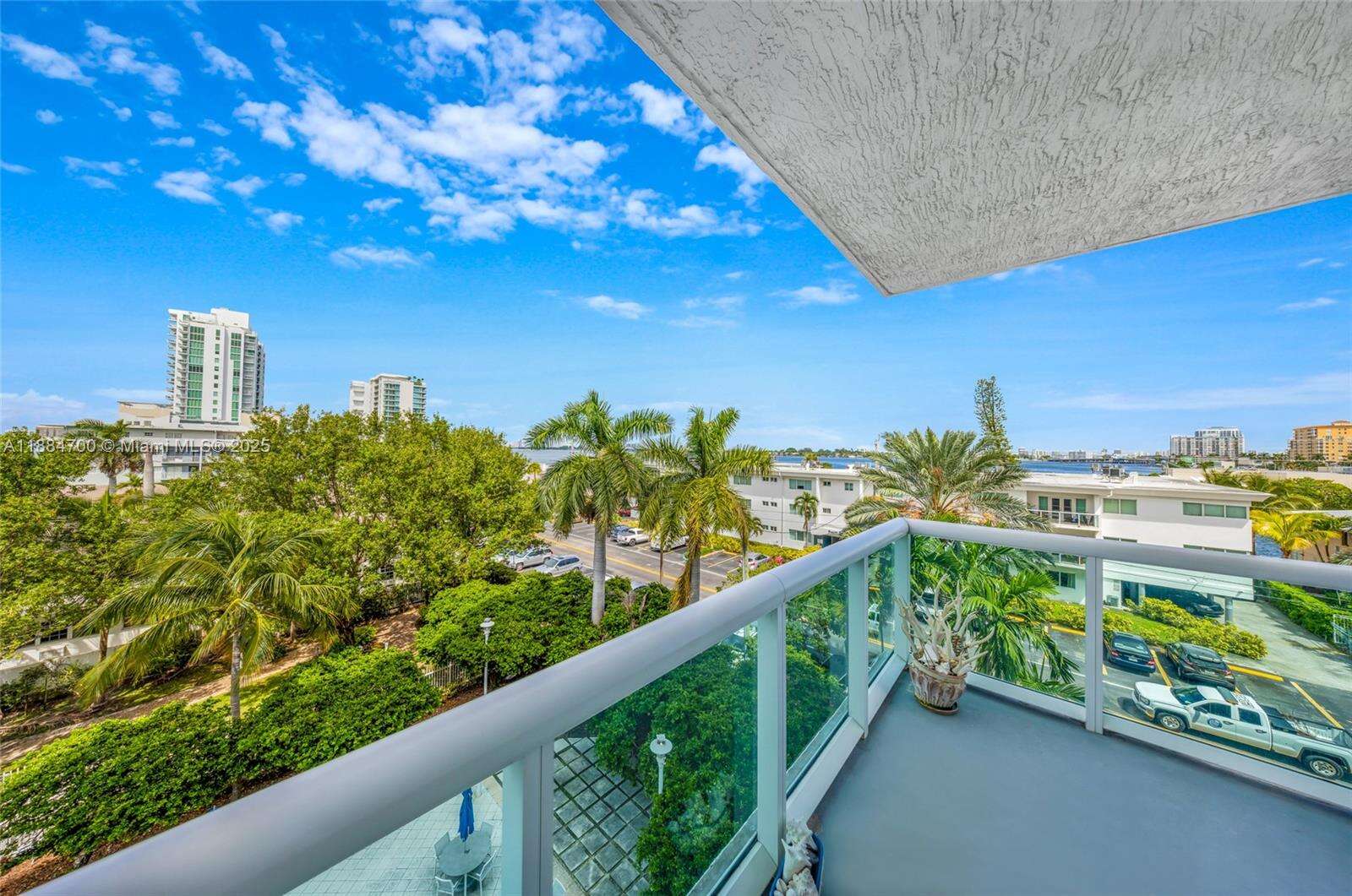 360 Condo B Condos for Sale & Rent | Picture 1