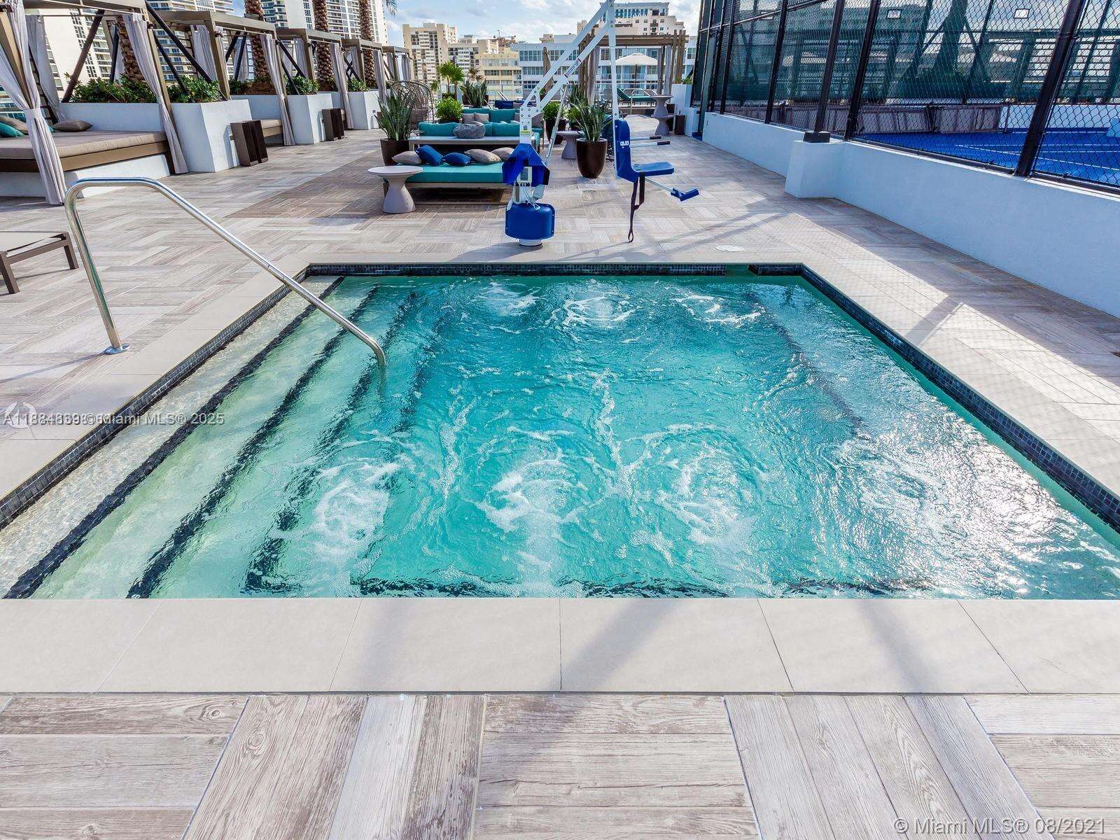 Hyde Beach House at 4010 Ocean Dr, Hollywood, FL 33019 - For Sale photo 4