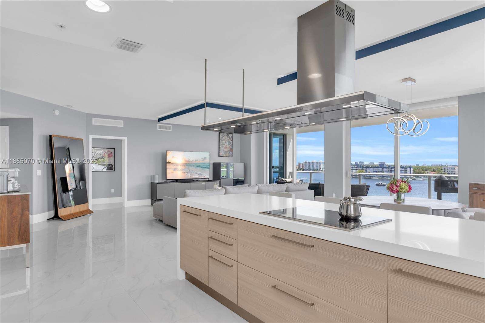 MARINA PALMS RESIDENCES SOUTH - 17111 Biscayne Blvd, North Miami Beach, FL 33160 | Picture 2