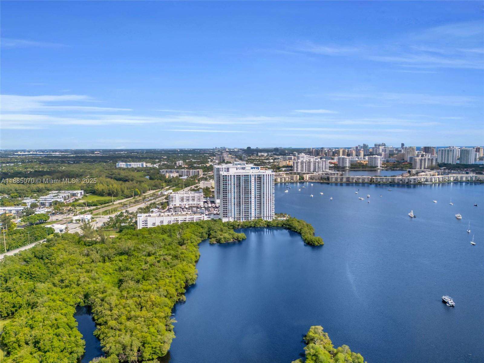 MARINA PALMS RESIDENCES SOUTH - 17111 Biscayne Blvd, North Miami Beach, FL 33160 | Picture 35