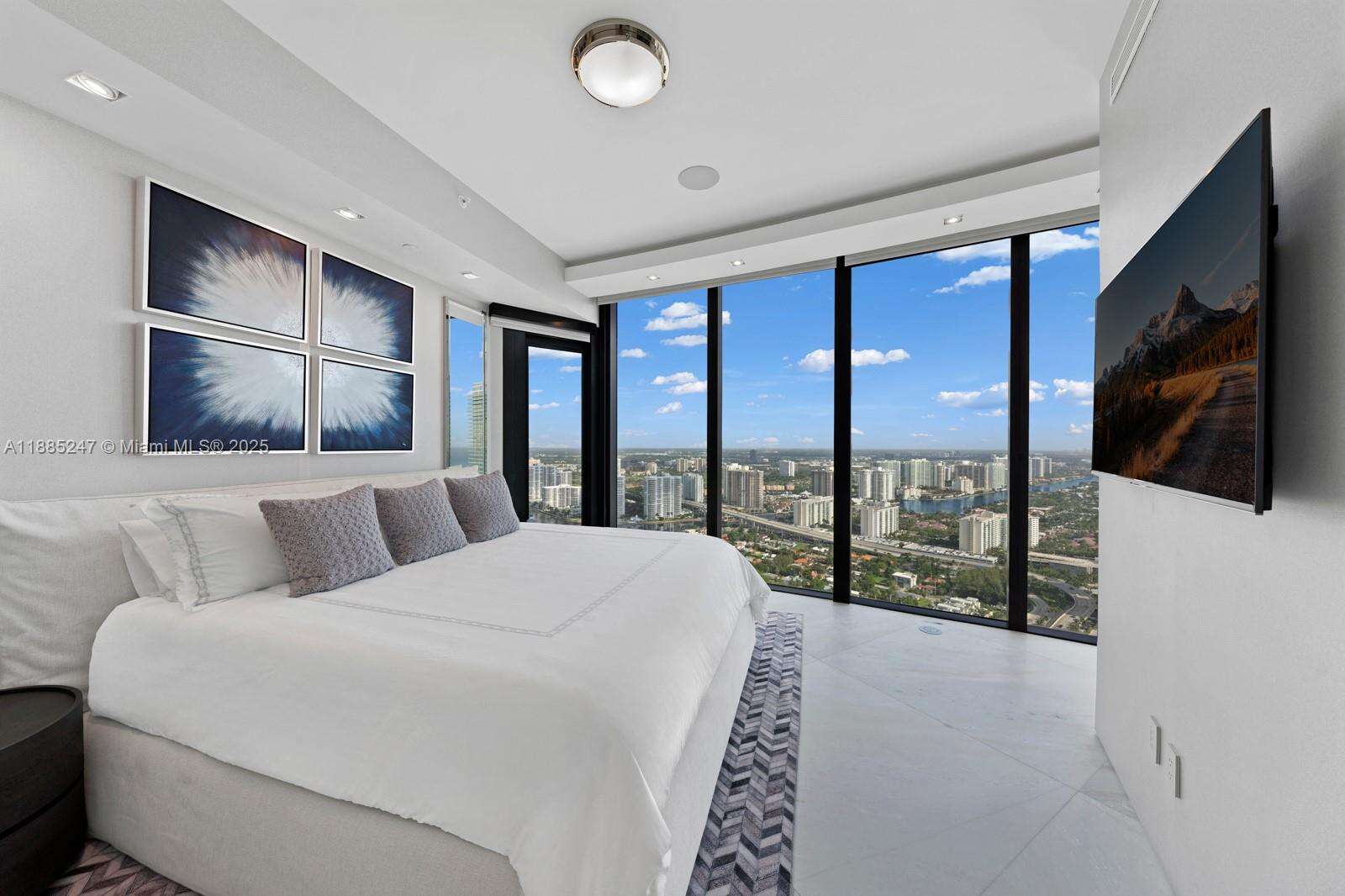 18555 COLLINS AVENUE - 18555 Collins Ave, Sunny Isles Beach, FL 33160 | Picture 30