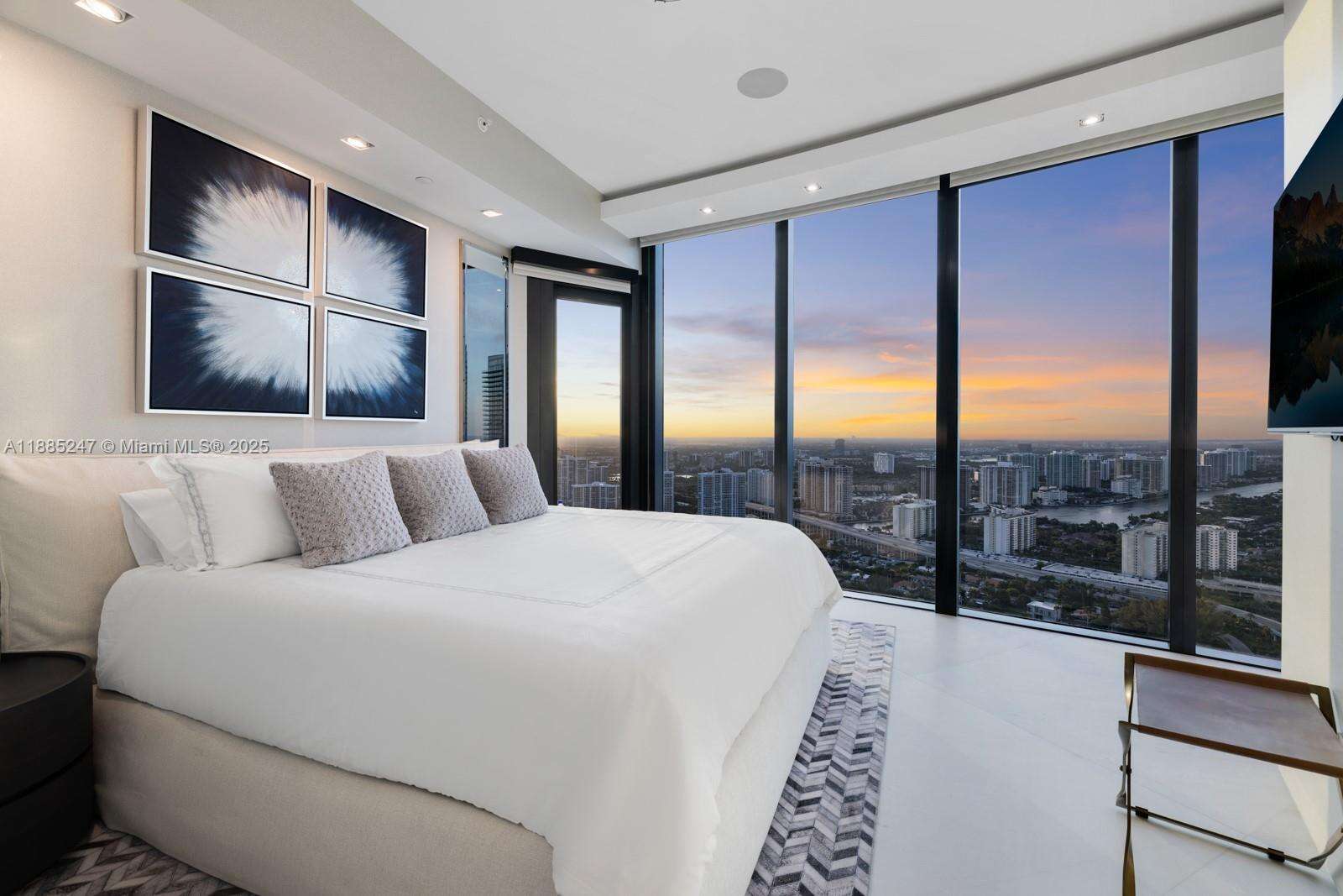 18555 COLLINS AVENUE - 18555 Collins Ave, Sunny Isles Beach, FL 33160 | Picture 31