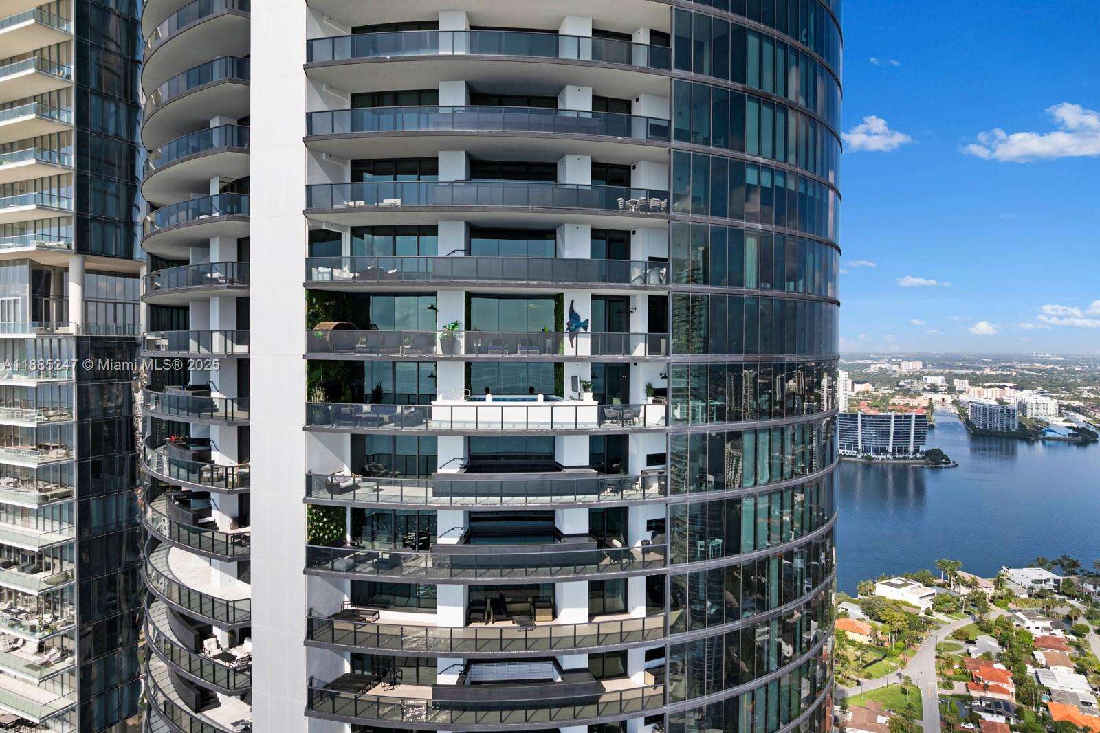 18555 COLLINS AVENUE - 18555 Collins Ave, Sunny Isles Beach, FL 33160 | Picture 7