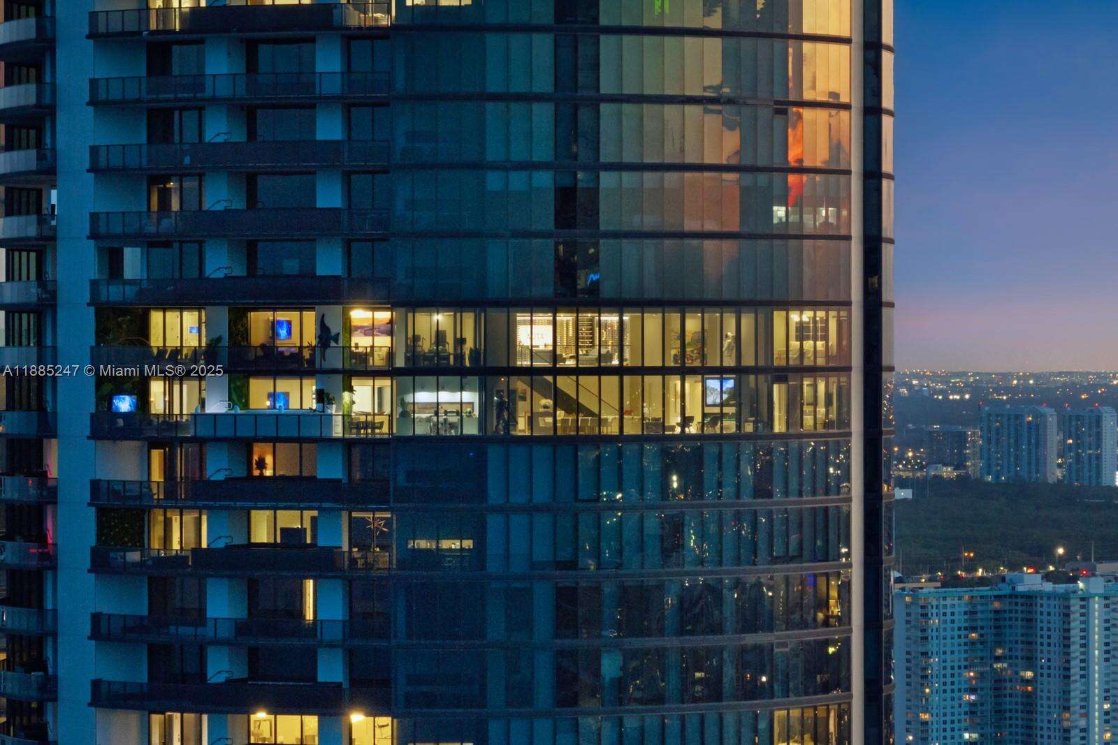 18555 COLLINS AVENUE - 18555 Collins Ave, Sunny Isles Beach, FL 33160 | Picture 9