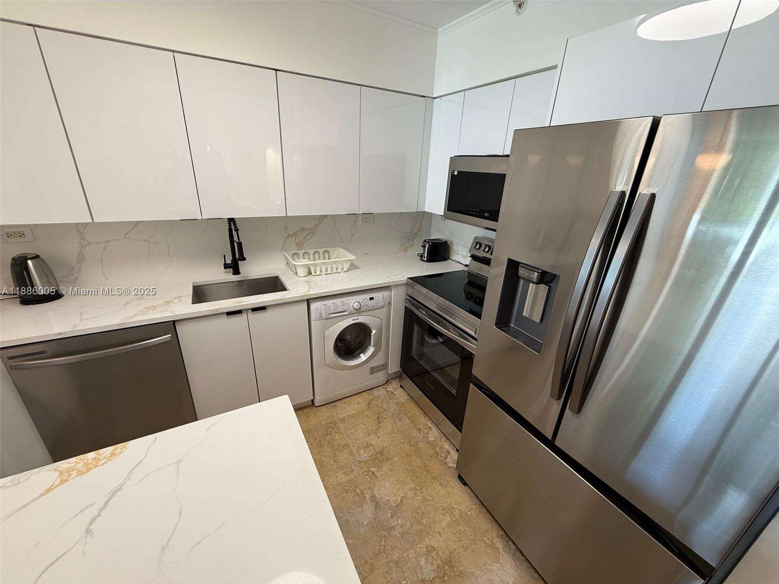 Flamingo South Beach at 1500 Bay Rd, Miami Beach, FL 33139 - For Sale photo 8