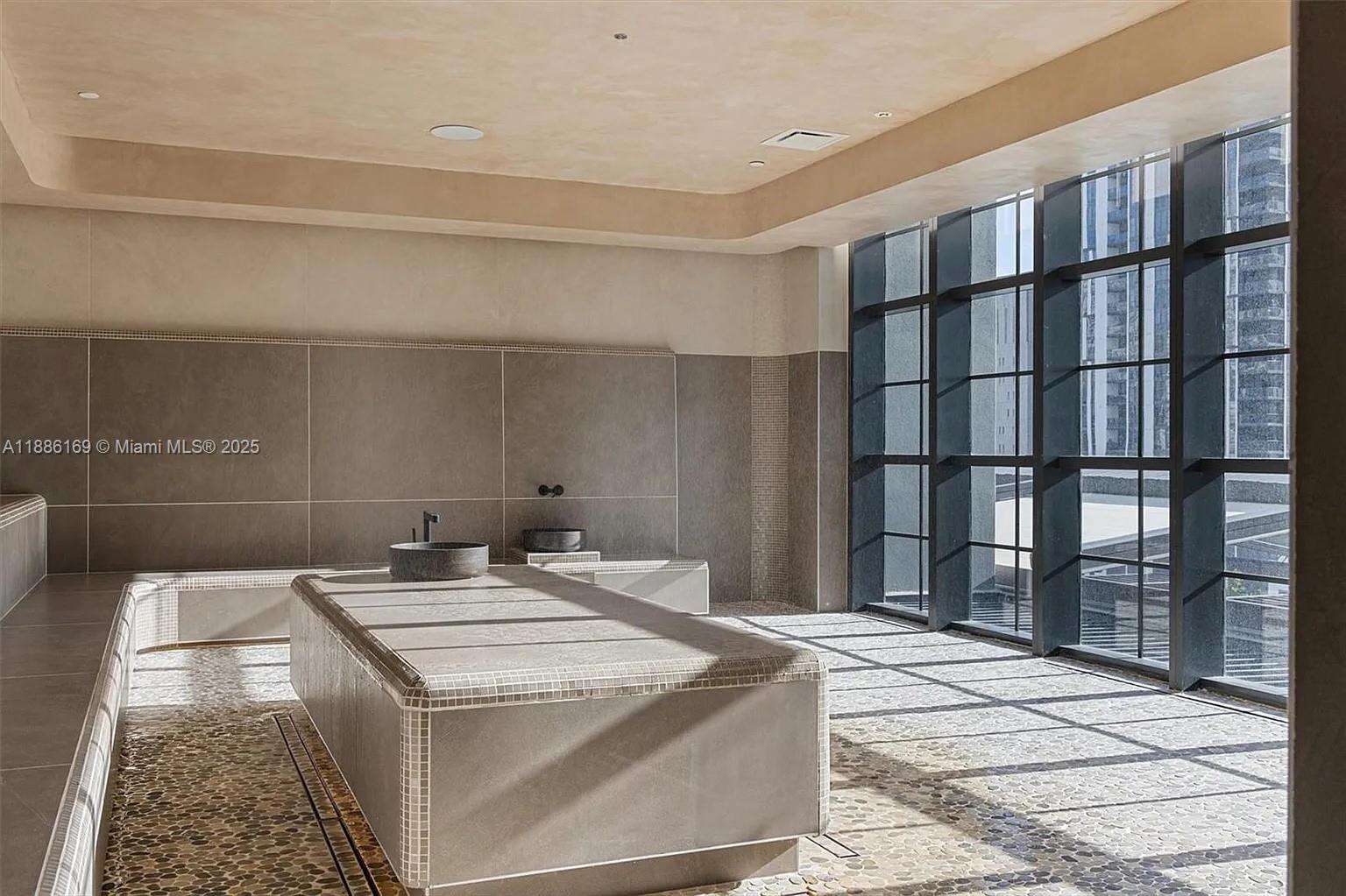 Natiivo | Gale Miami at 159 6th St, Miami, FL 33132 - For Sale photo 17