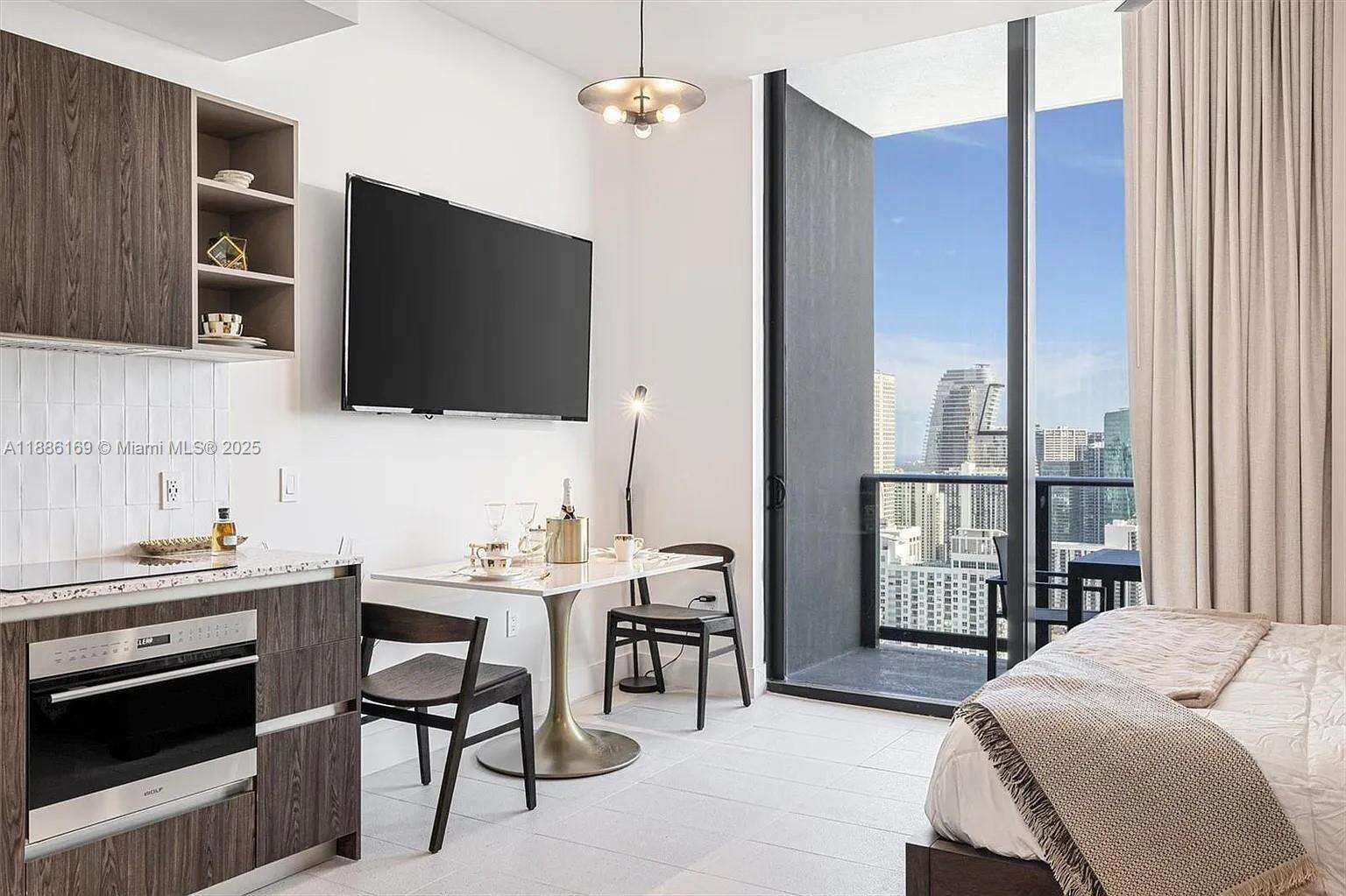 Natiivo | Gale Miami at 159 6th St, Miami, FL 33132 - For Sale photo 4