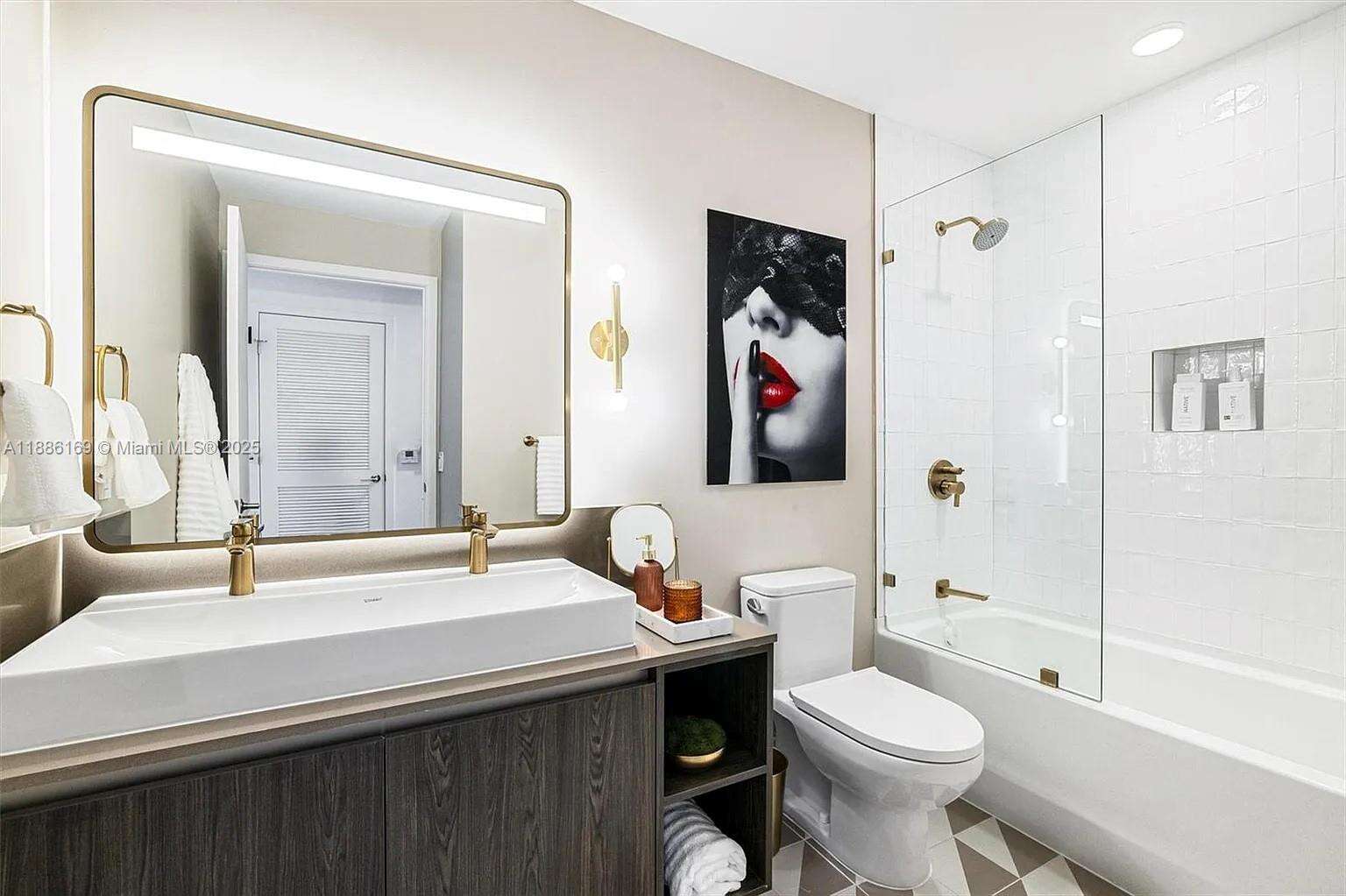 Natiivo | Gale Miami at 159 6th St, Miami, FL 33132 - For Sale photo 6