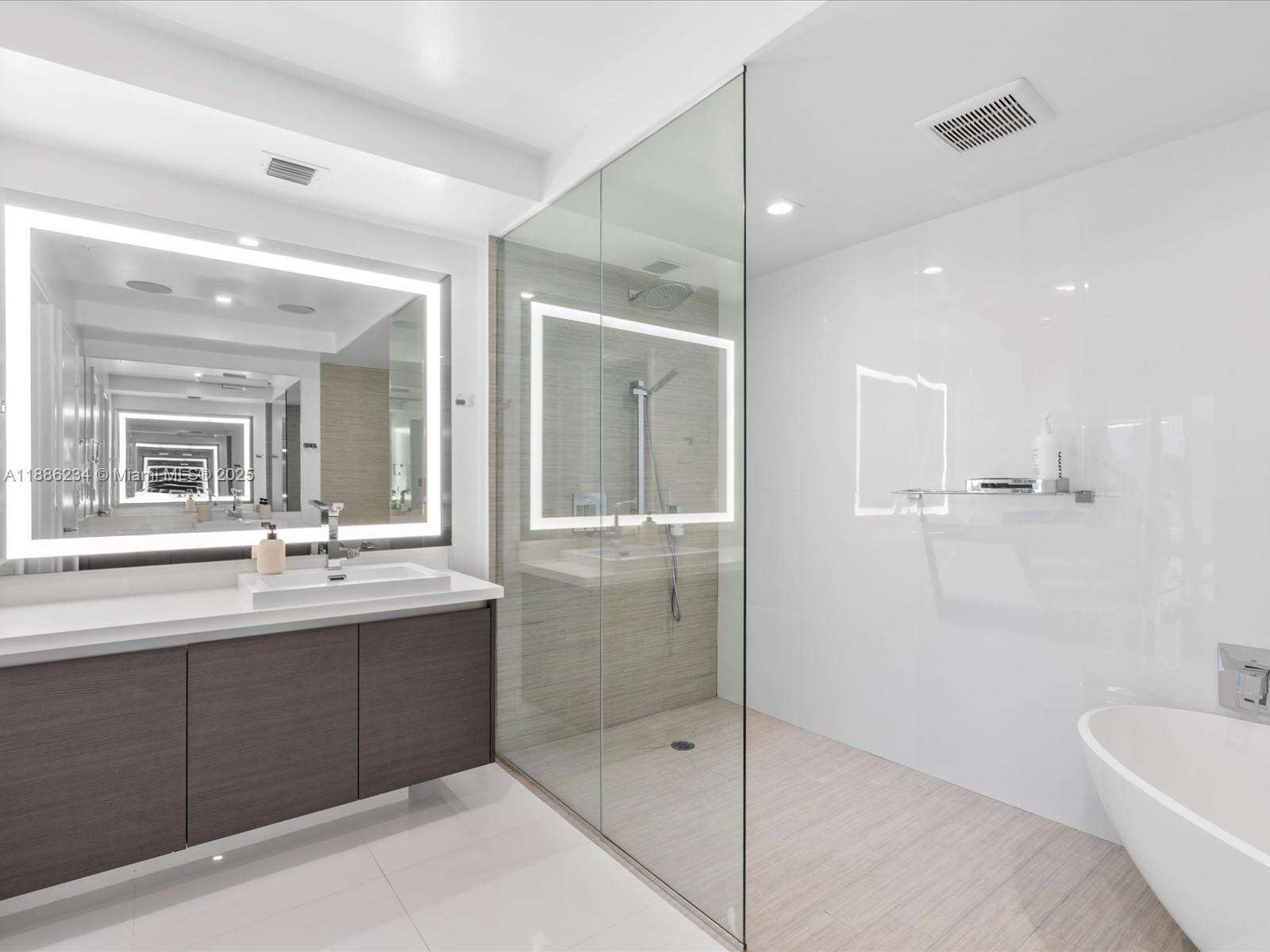 PARQUE TOWERS - 300 Sunny Isles Blvd, Sunny Isles Beach, FL 33160 | Picture 18