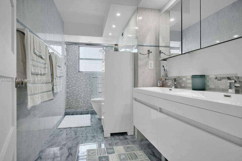 MAISON GRANDE - 6039 Collins Ave, Miami Beach, FL 33140 | Picture 12