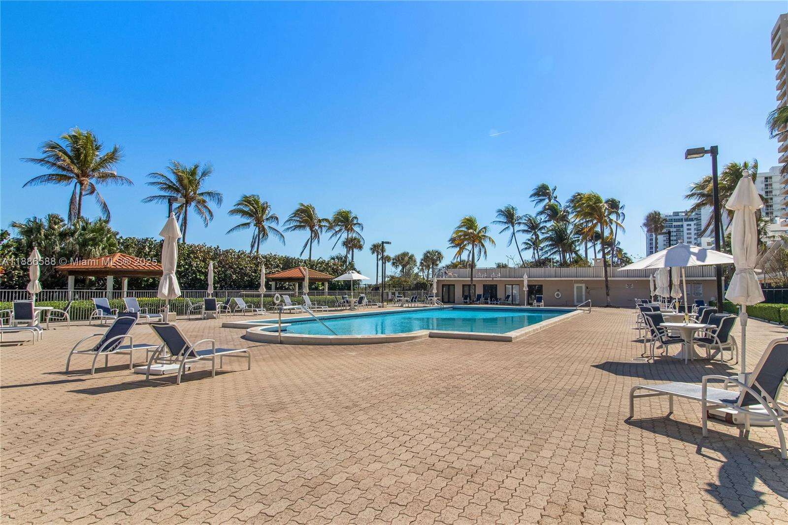 Oceanfront Plaza at 2625 Collins Ave, Miami Beach, FL 33140 - For Sale photo 23