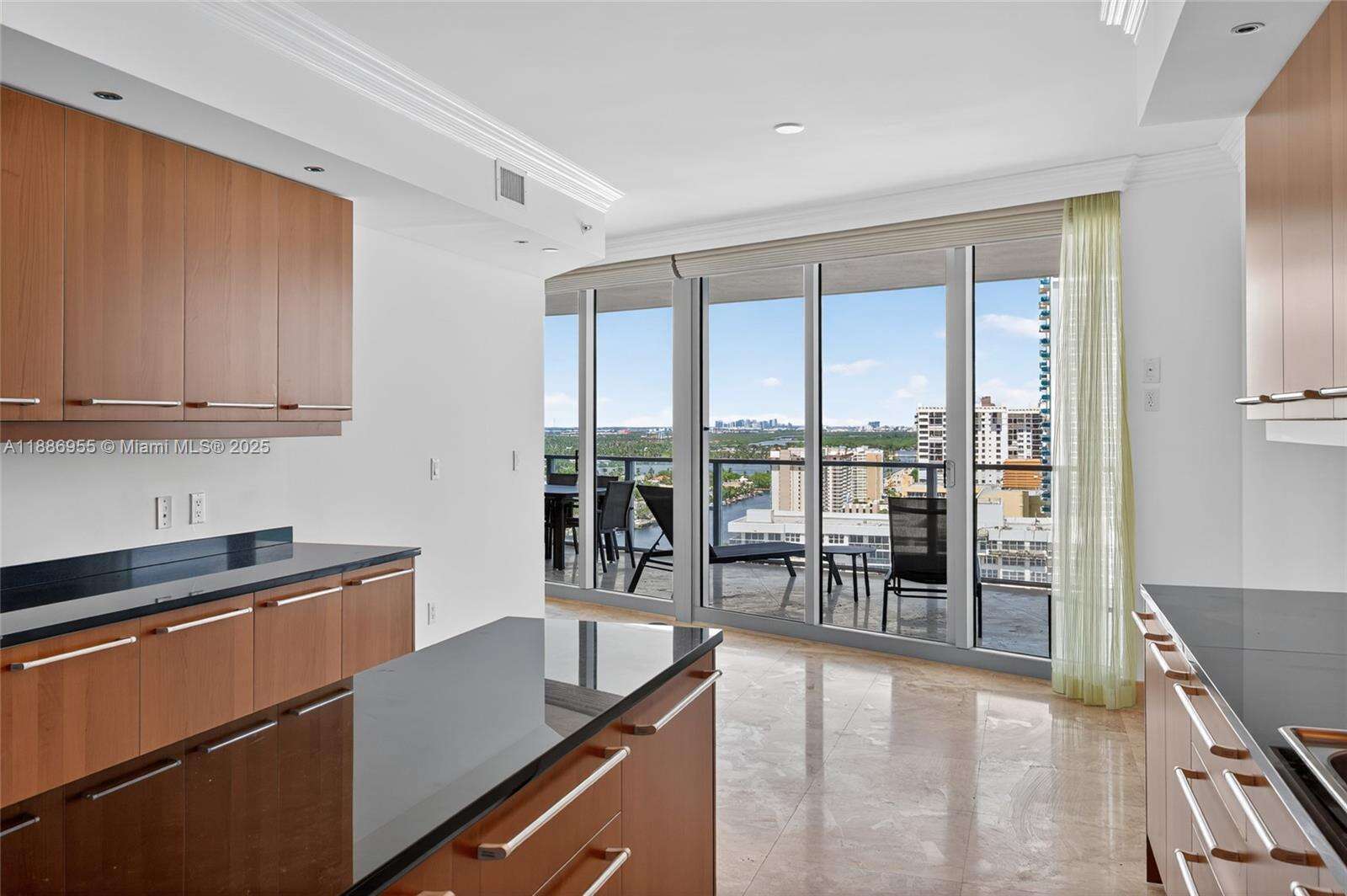 OCEAN PALMS - 3101 Ocean Dr, Hollywood, FL 33019 | Picture 12