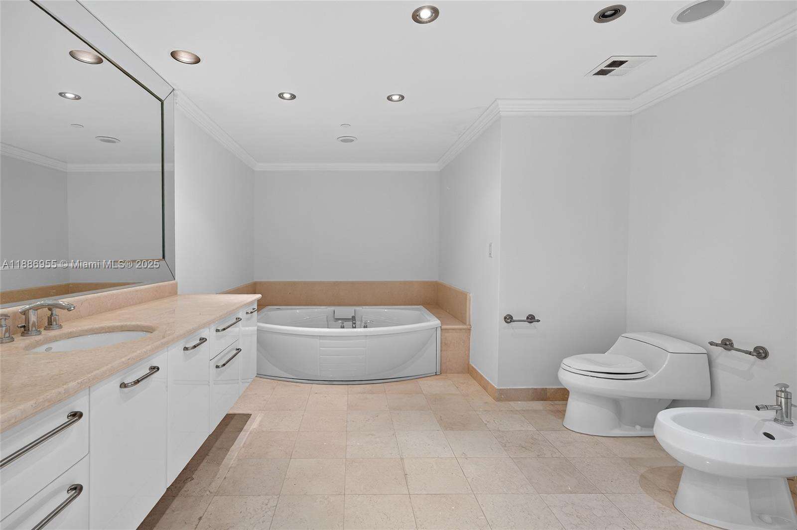 OCEAN PALMS - 3101 Ocean Dr, Hollywood, FL 33019 | Picture 28