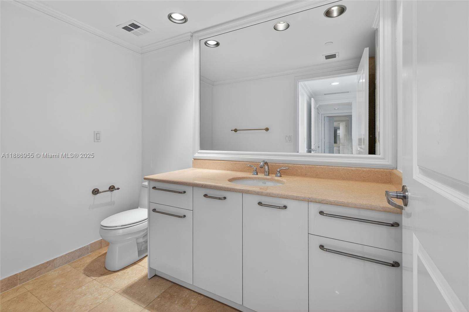 OCEAN PALMS - 3101 Ocean Dr, Hollywood, FL 33019 | Picture 34