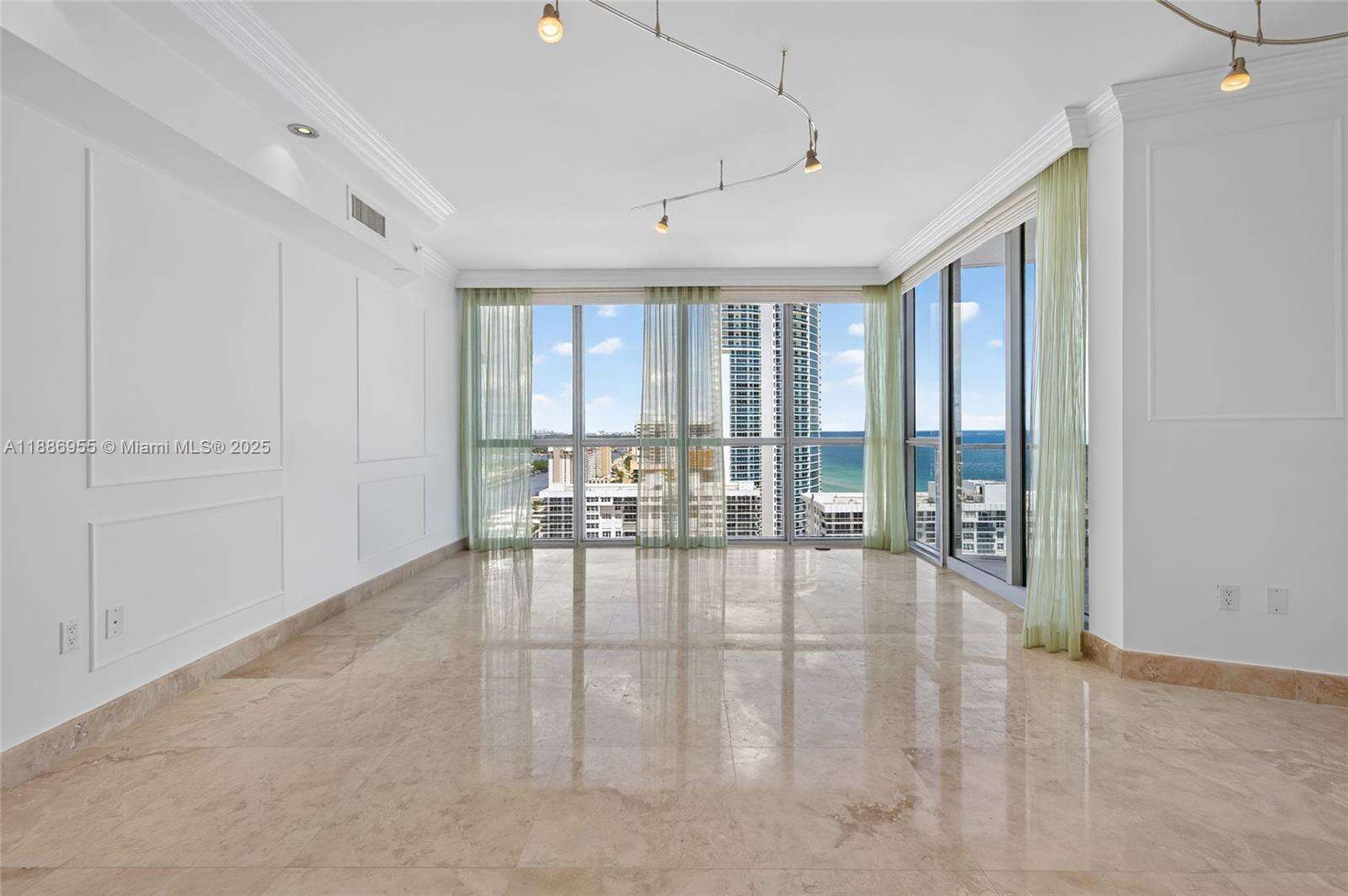 OCEAN PALMS - 3101 Ocean Dr, Hollywood, FL 33019 | Picture 8