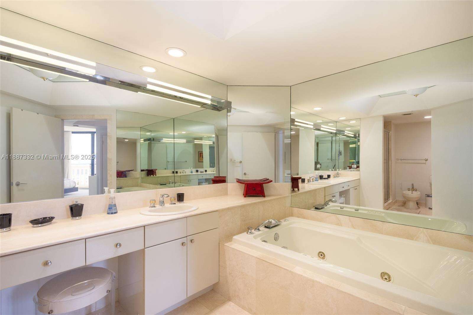 2000 Williams Island at 2000 Island Blvd, Aventura, FL 33160 - For Sale photo 13