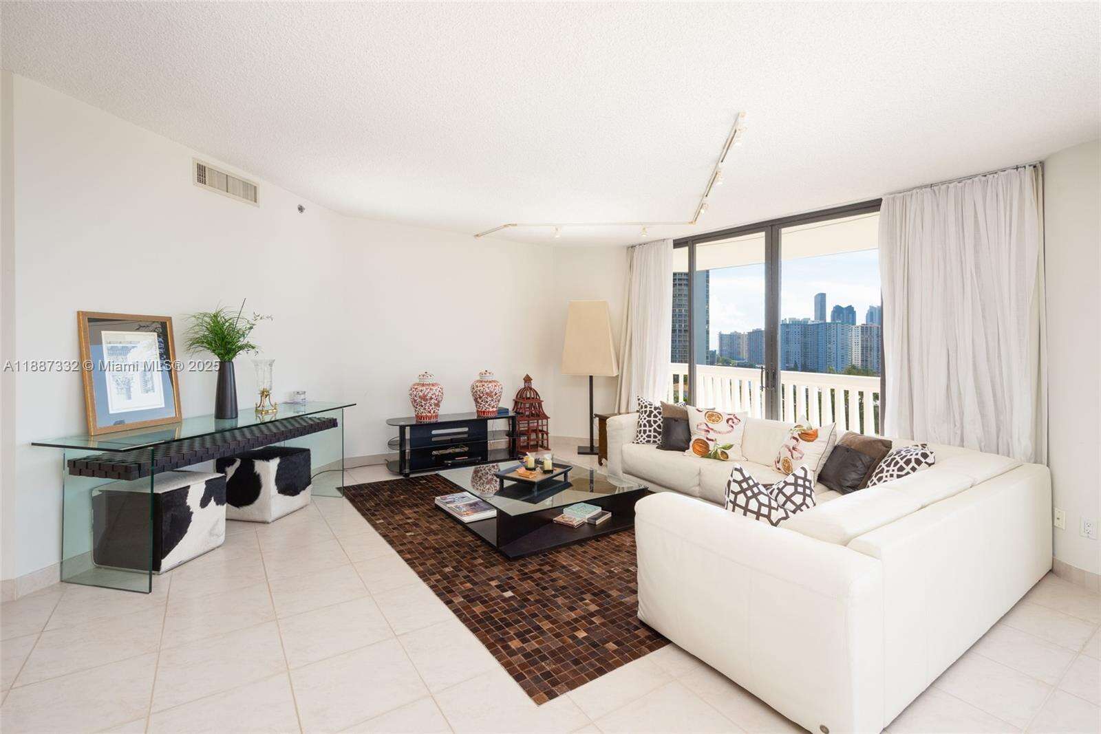 2000 Williams Island at 2000 Island Blvd, Aventura, FL 33160 - For Sale photo 3