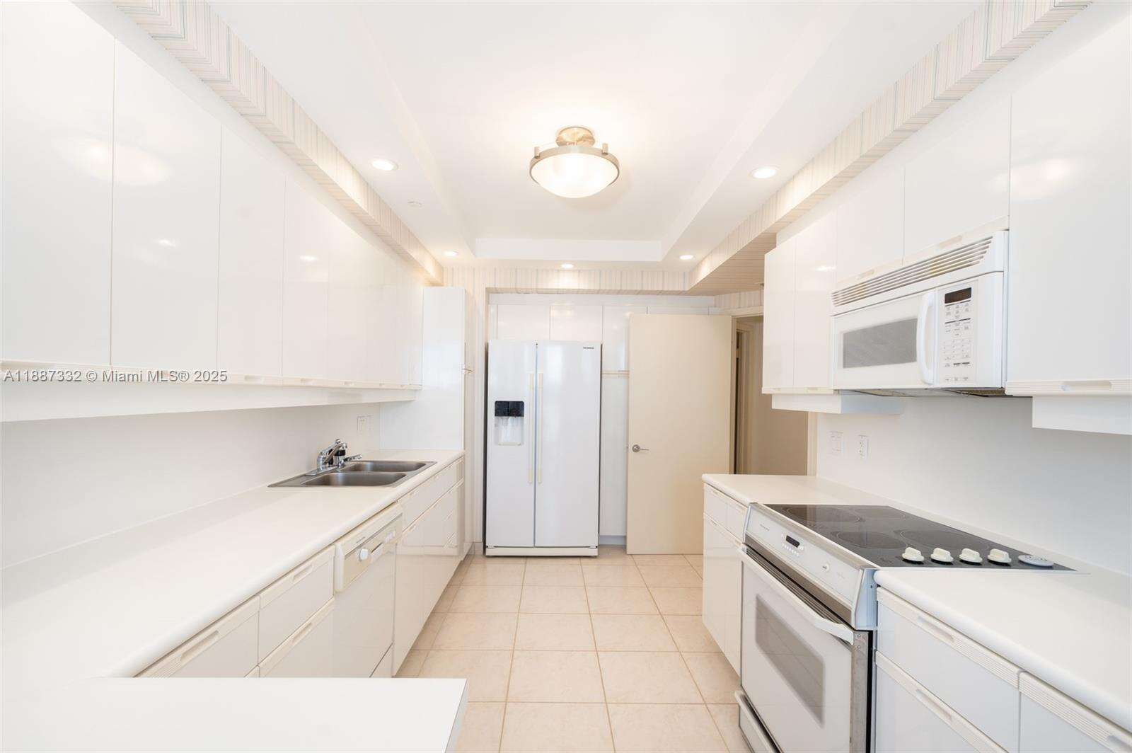 2000 Williams Island at 2000 Island Blvd, Aventura, FL 33160 - For Sale photo 8