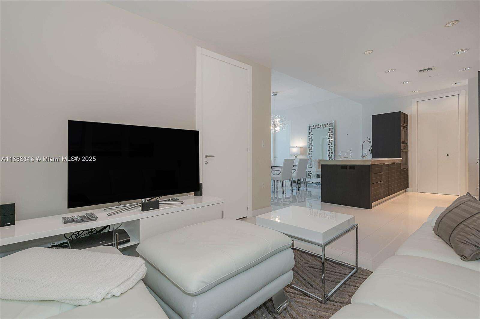 Epic Residences at 200 Biscayne Blvd Way, Miami, FL 33131 - For Sale photo 9