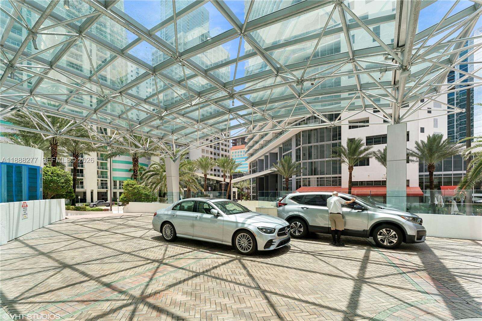 JADE RESIDENCES AT BRICKELL BAY - 1331 Brickell Bay Dr, Miami, FL 33131 | Picture 15