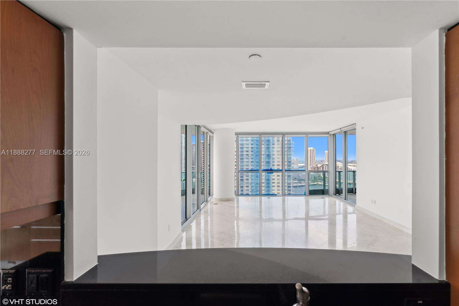 JADE RESIDENCES AT BRICKELL BAY - 1331 Brickell Bay Dr, Miami, FL 33131 | Picture 22