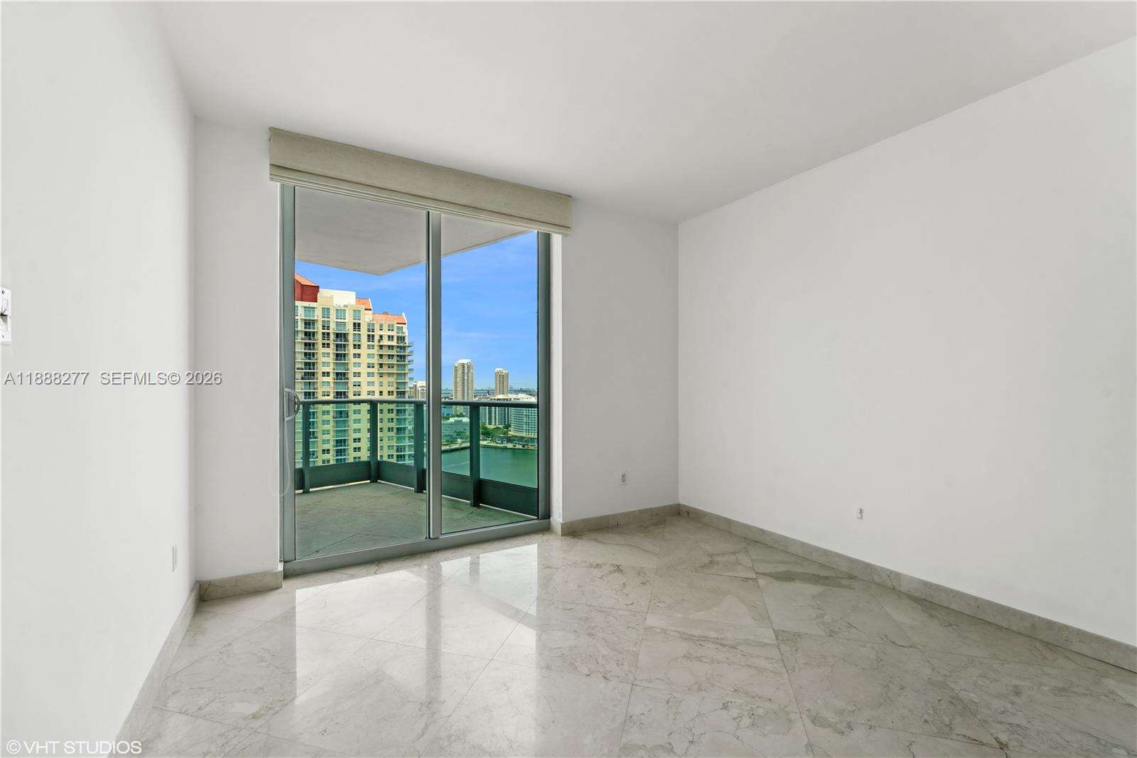 JADE RESIDENCES AT BRICKELL BAY - 1331 Brickell Bay Dr, Miami, FL 33131 | Picture 24