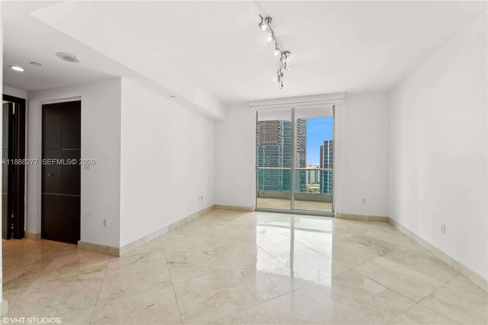 JADE RESIDENCES AT BRICKELL BAY - 1331 Brickell Bay Dr, Miami, FL 33131 | Picture 28